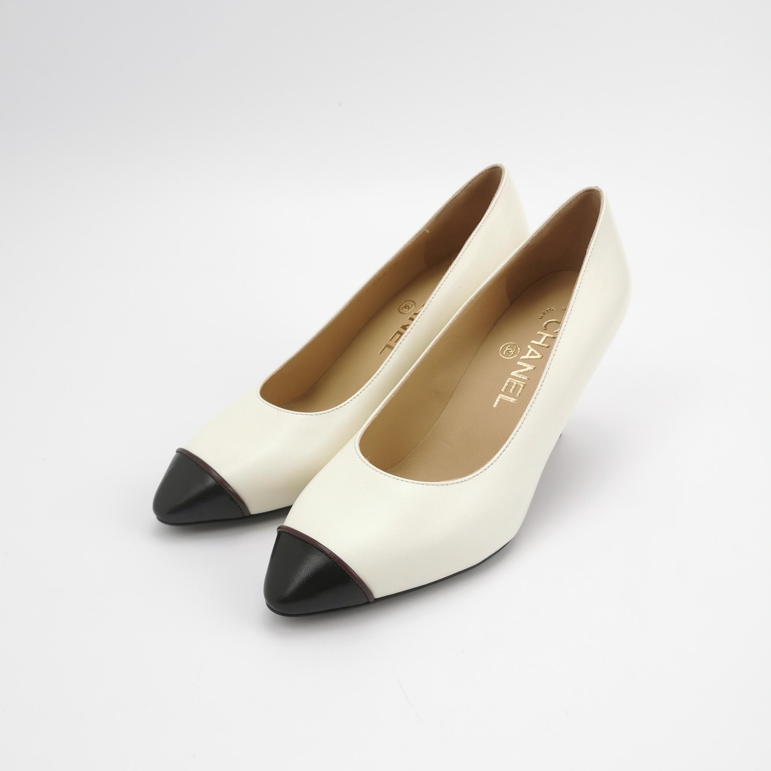 Chanel Chanel Women 5-5 Heels Size US 5.5 / IT 35.5 - 2 Thumbnail