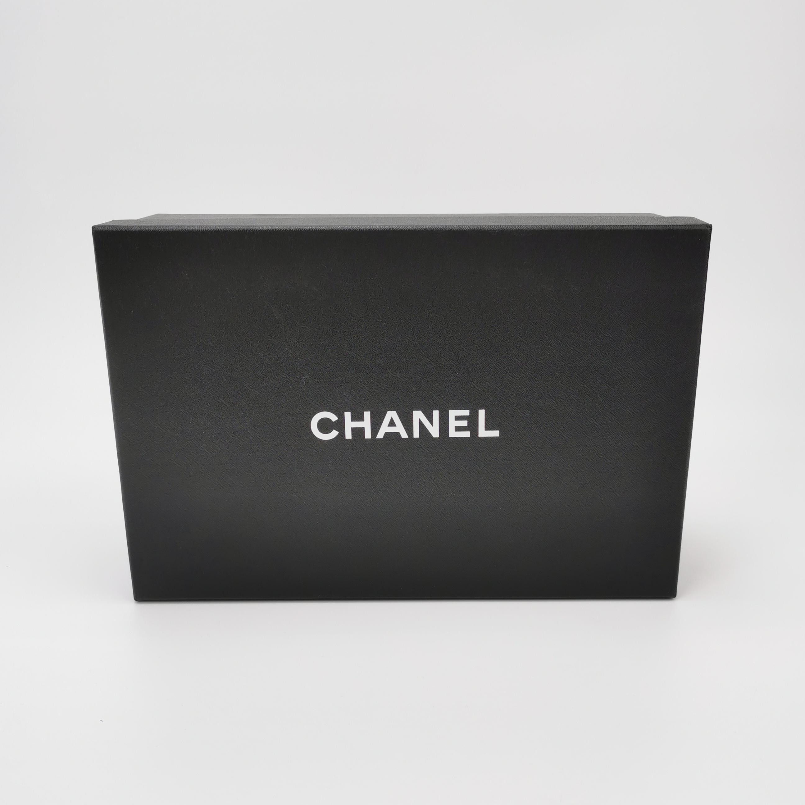 Chanel Chanel Women 7-5 Lowtop Sneakers Size US 7.5 / IT 37.5 - 6 Thumbnail