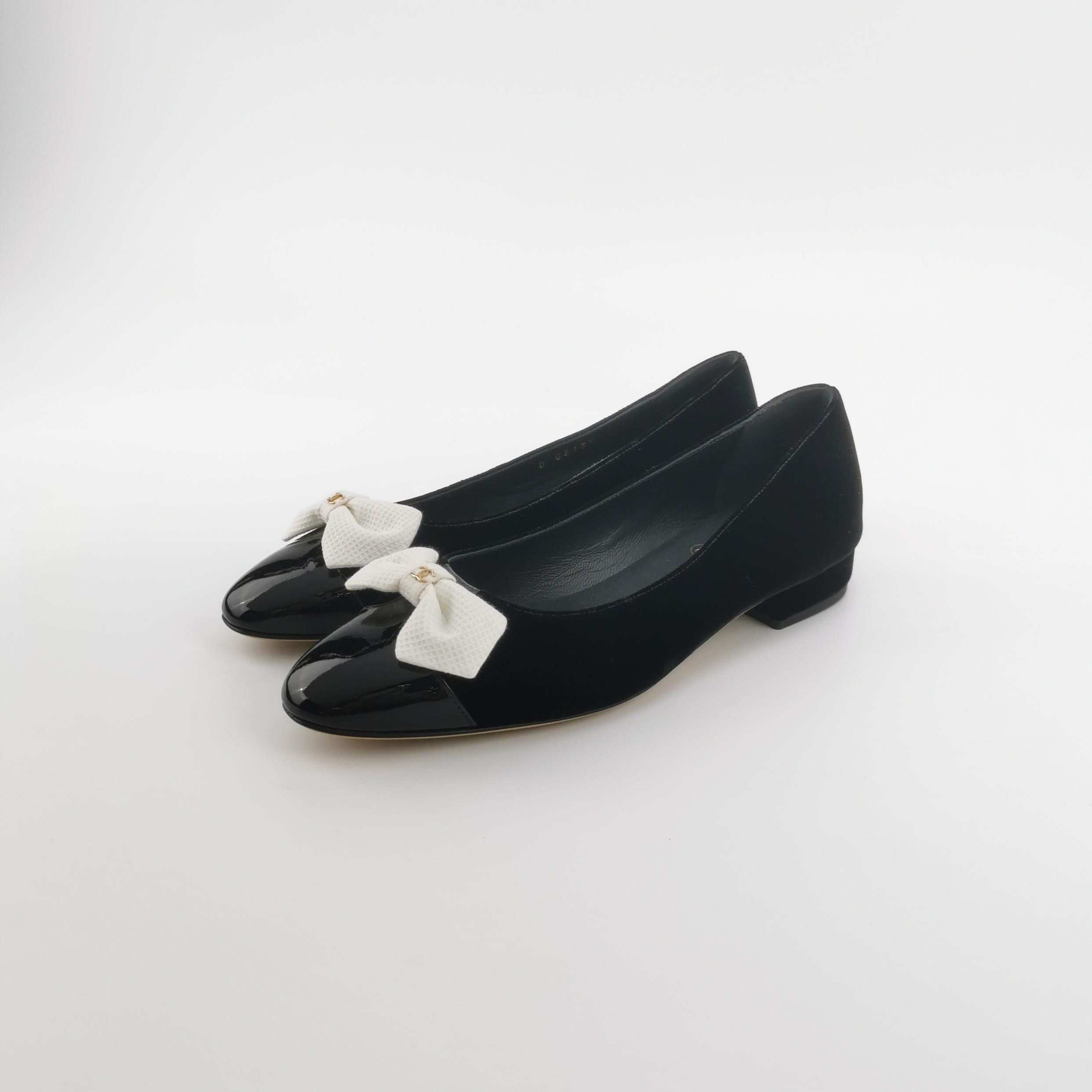Chanel Chanel Women 6-5 Flats Size US 6.5 / IT 36.5 - 2 Thumbnail