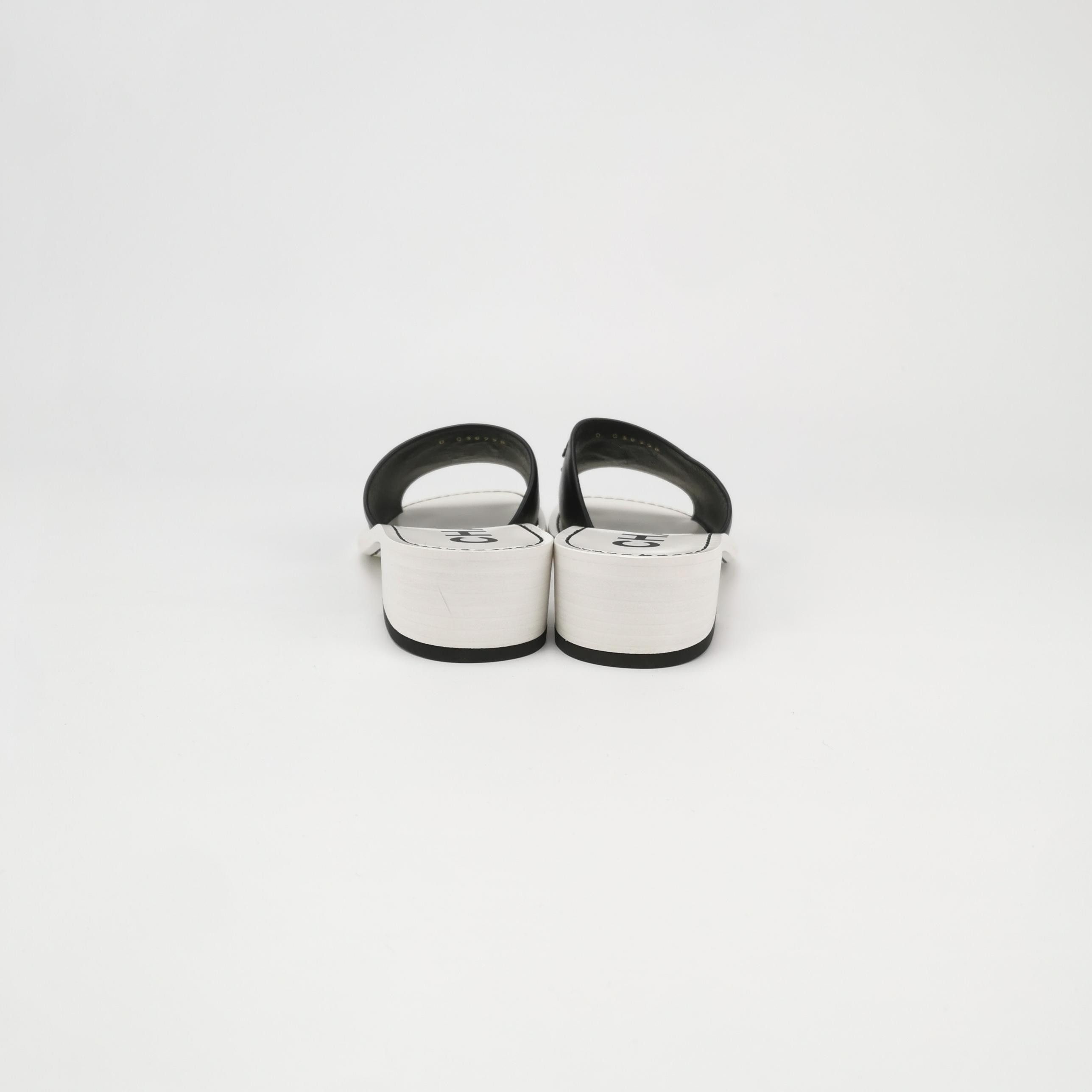 Chanel Chanel Women 5-5 Sandals Size US 5.5 / IT 35.5 - 4 Thumbnail
