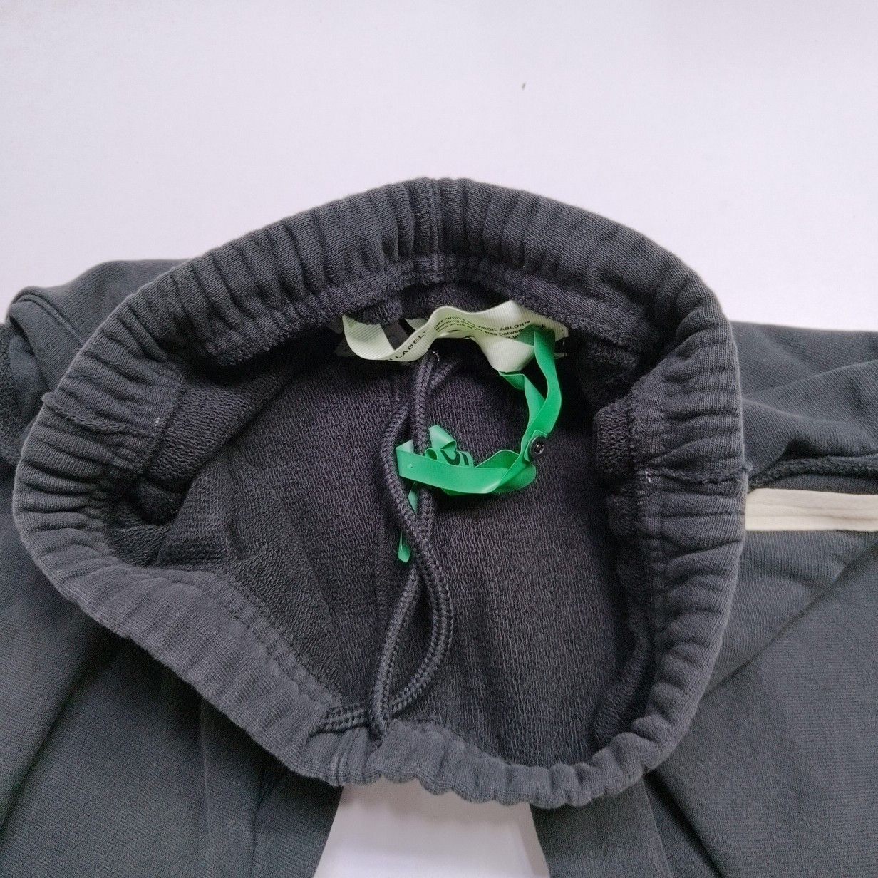 Off-White Off-White x Champion Arrow Sweatpants Size XXS Size US 26 / EU 42 - 9 Thumbnail