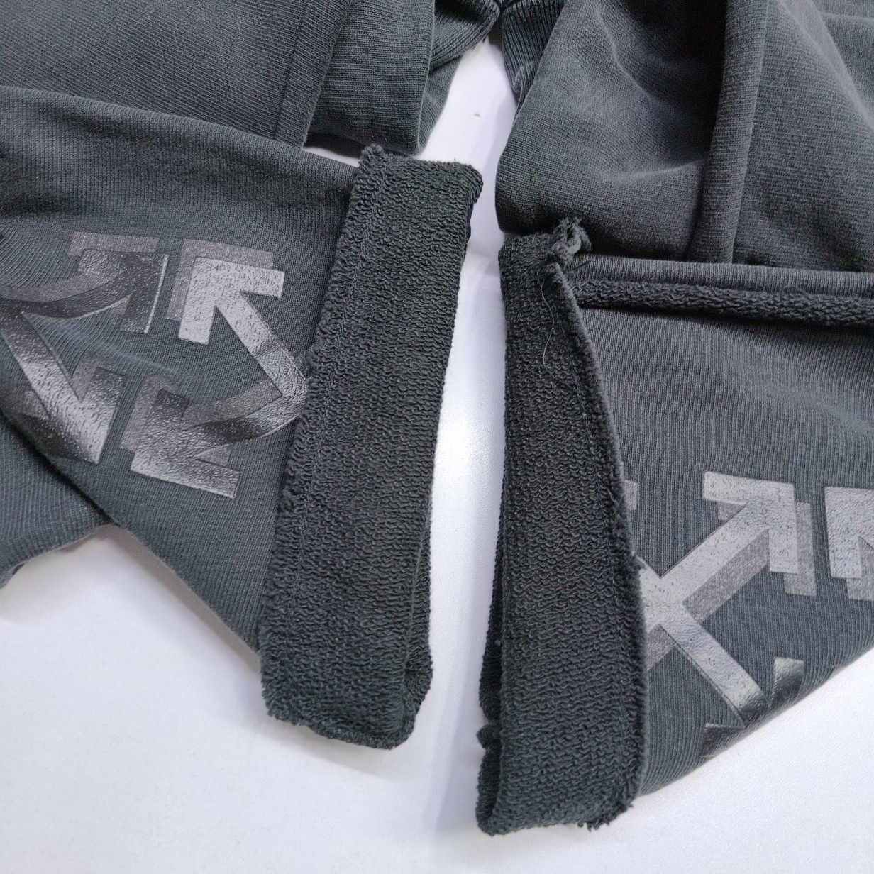 Off-White Off-White x Champion Arrow Sweatpants Size XXS Size US 26 / EU 42 - 13 Thumbnail
