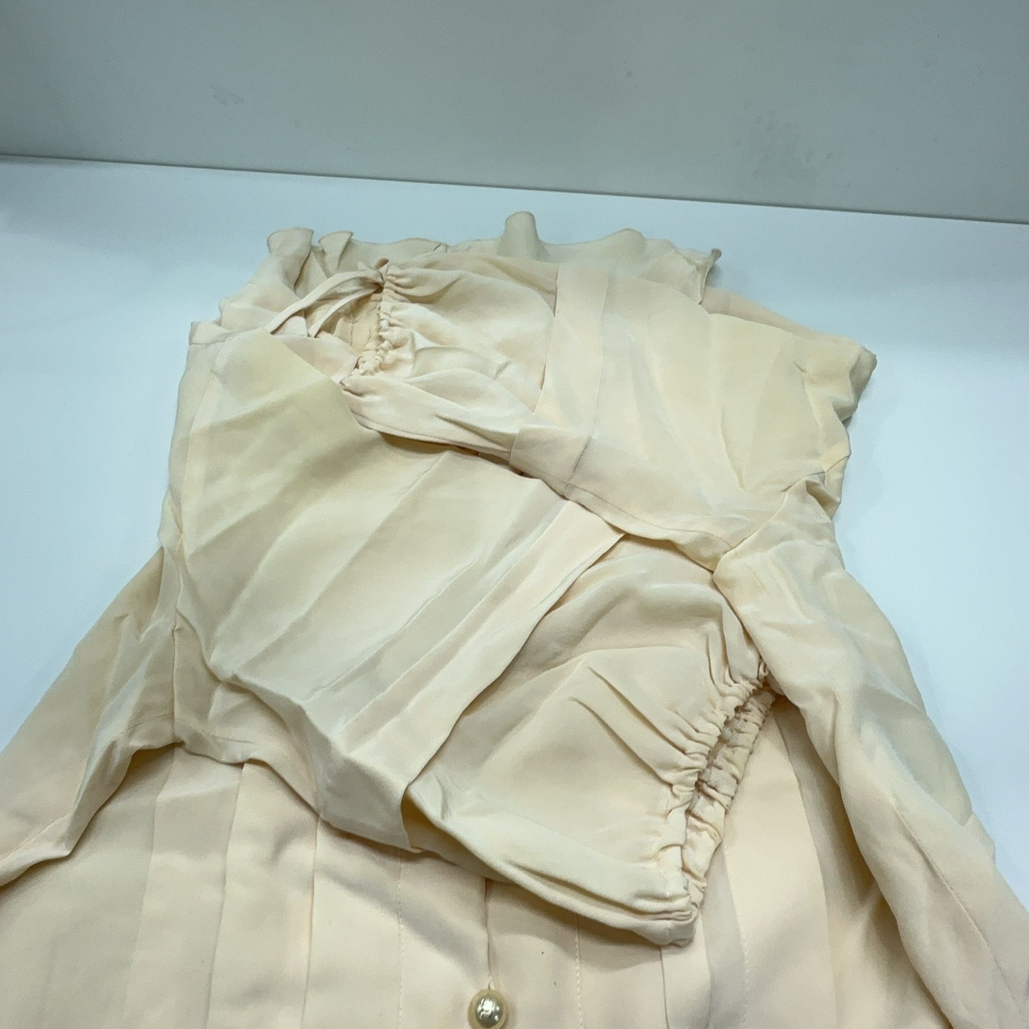 Chanel Chanel Silk Button-Up Blouse Size 36 Size XS / US 0-2 / IT 36-38 - 8 Thumbnail