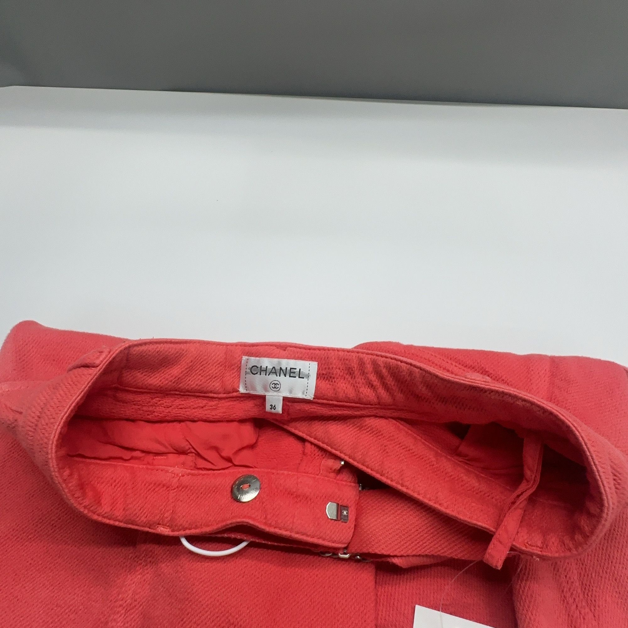 Chanel Chanel Red Shorts Size 36 Size 26" / US 2 / IT 38 - 5 Thumbnail