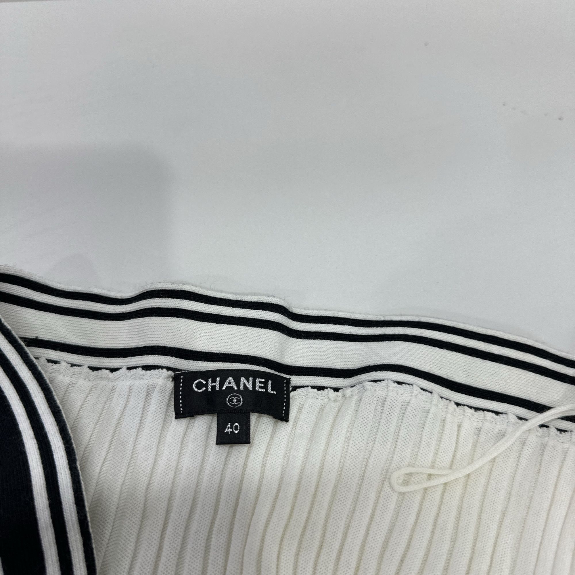 Chanel Chanel Knit Pleated Logo Skirt Size 40 Size 28" / US 6 / IT 42 - 3 Thumbnail