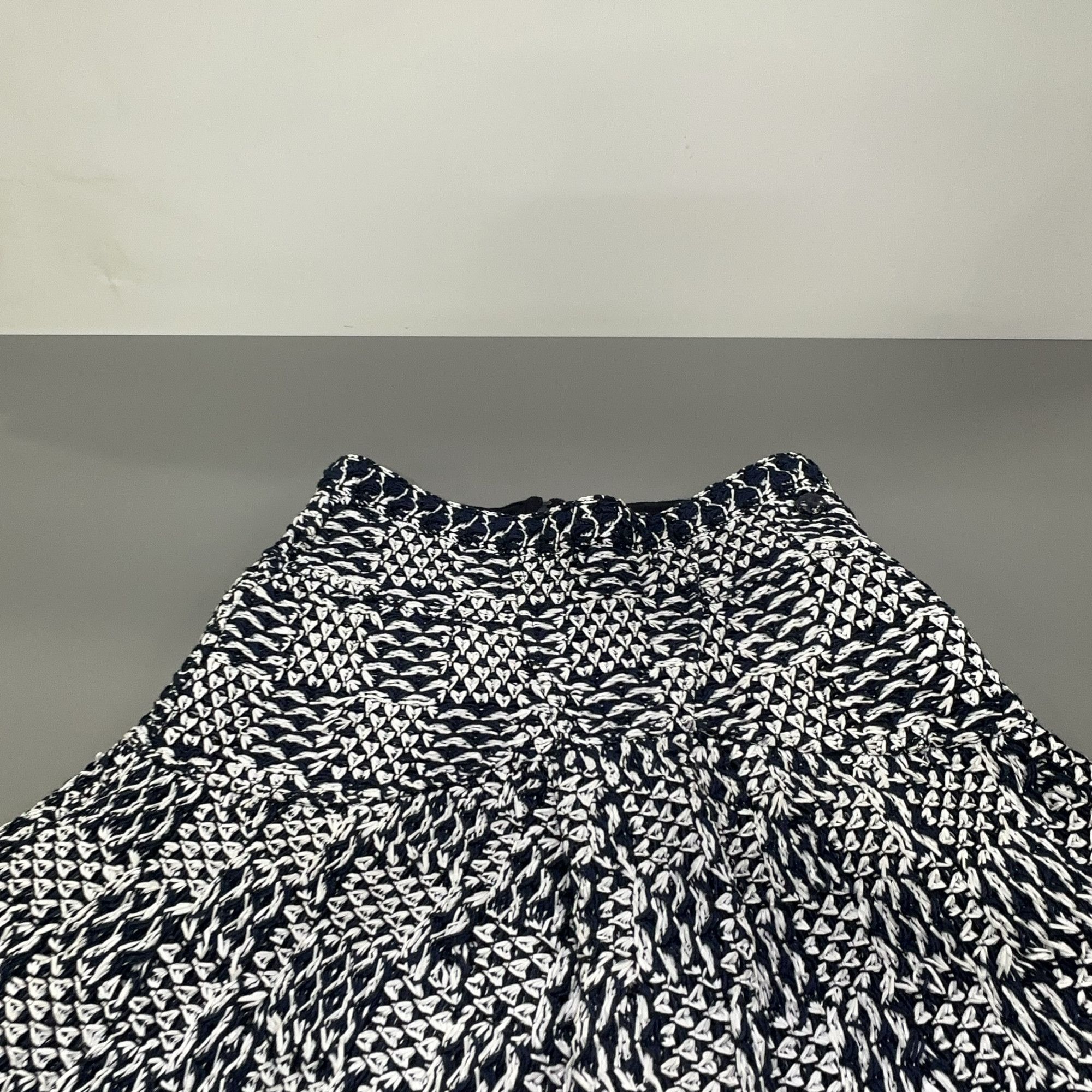 Chanel CHANEL Geometric Knit Mini Skirt Size 36 Size 26" / US 2 / IT 38 - 7 Thumbnail