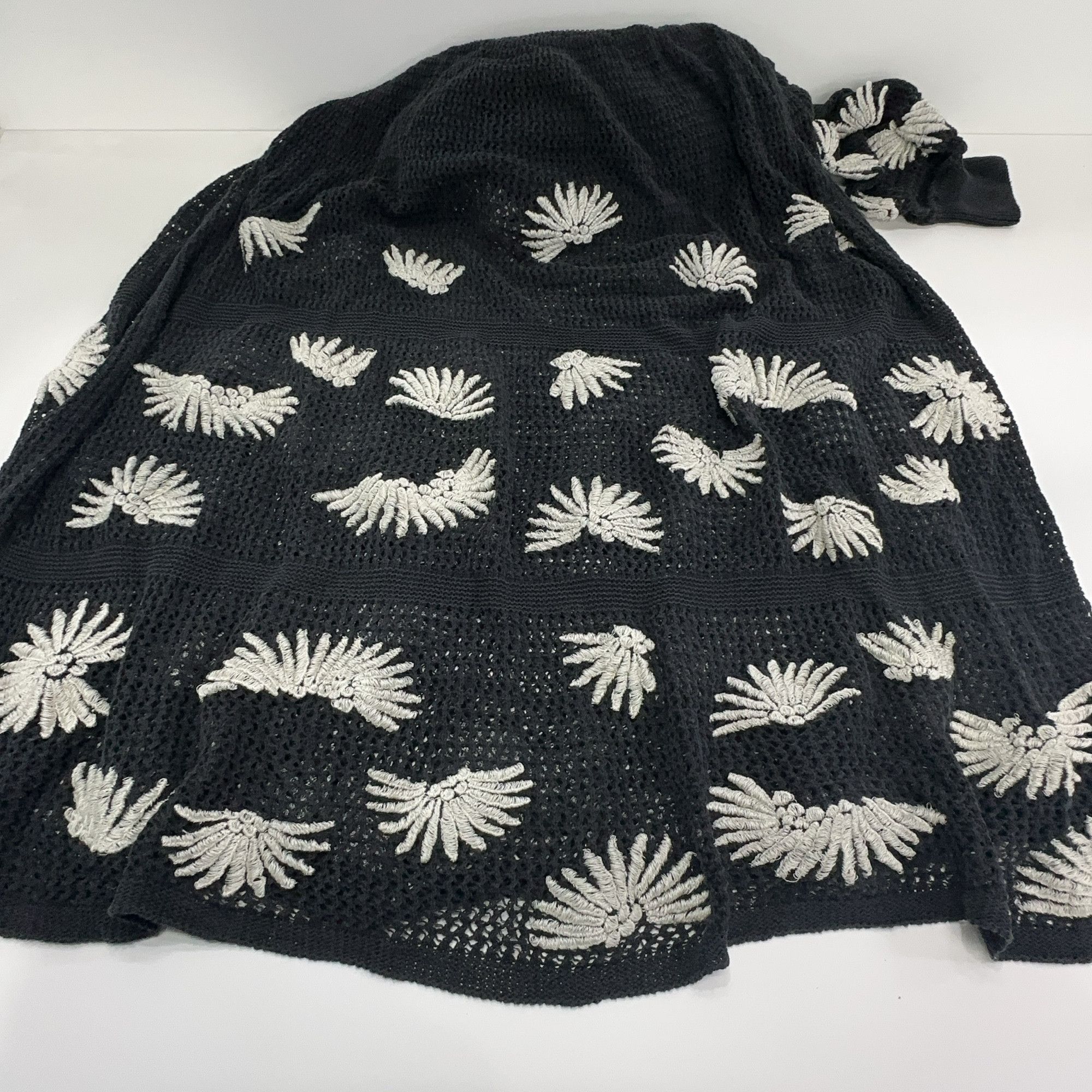 Chanel Chanel Embroidered Openwork Knit Midi Dress Size 38 Size S / US 4 / IT 40 - 8 Thumbnail
