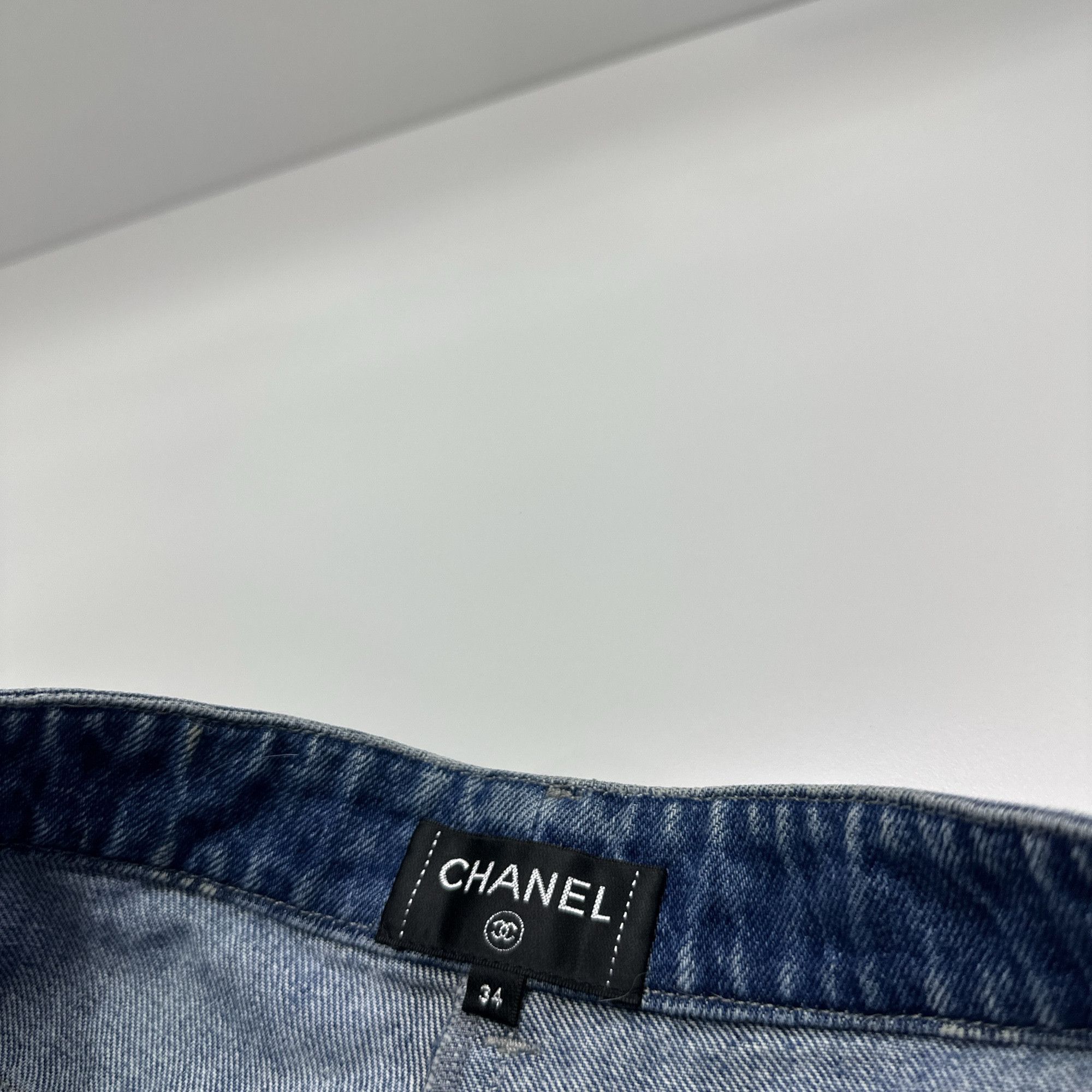 Chanel Chanel Denim Shorts Size 34 Size 25" / US 0 / IT 36 - 3 Thumbnail