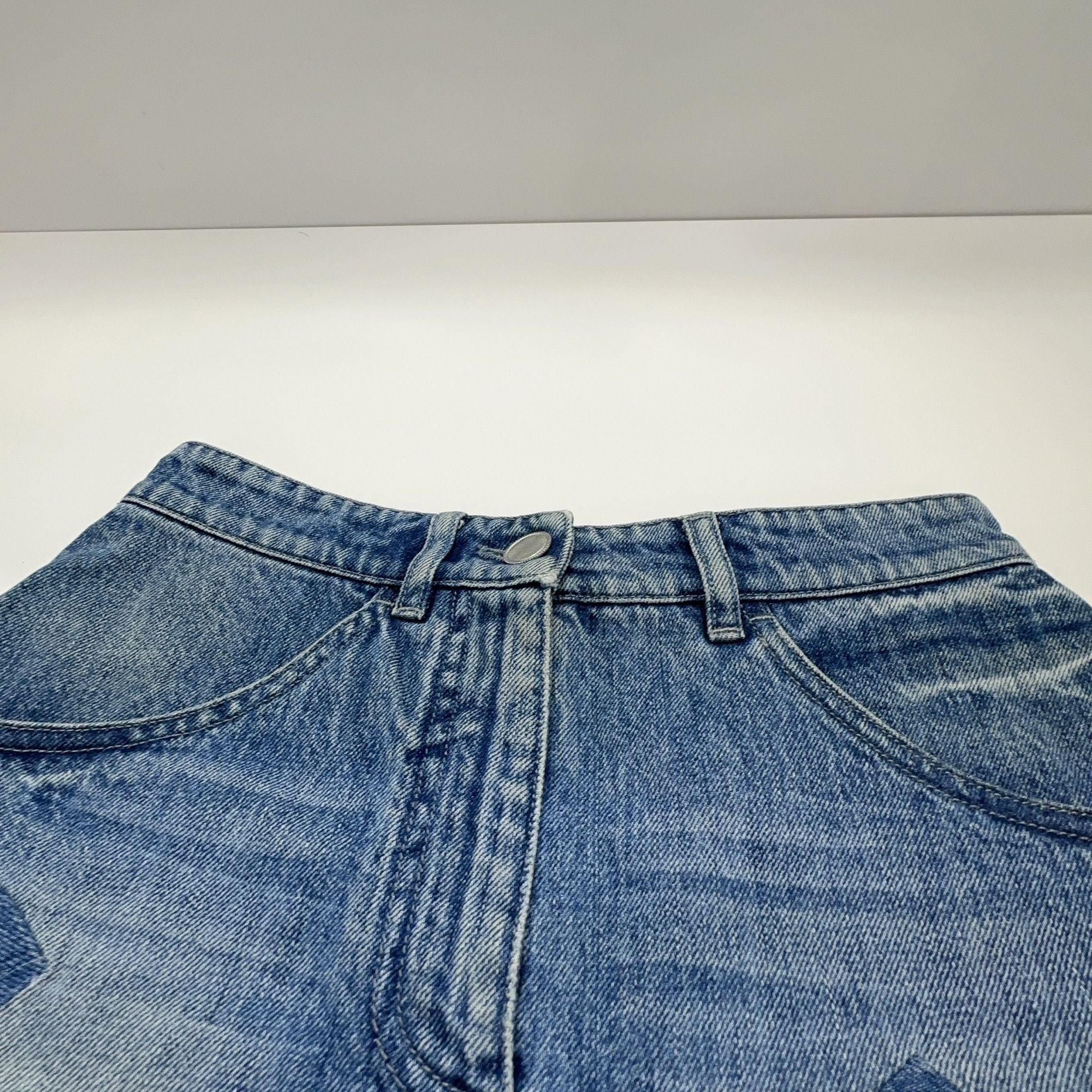 Chanel Chanel Denim Shorts Size 34 Size 25" / US 0 / IT 36 - 9 Thumbnail