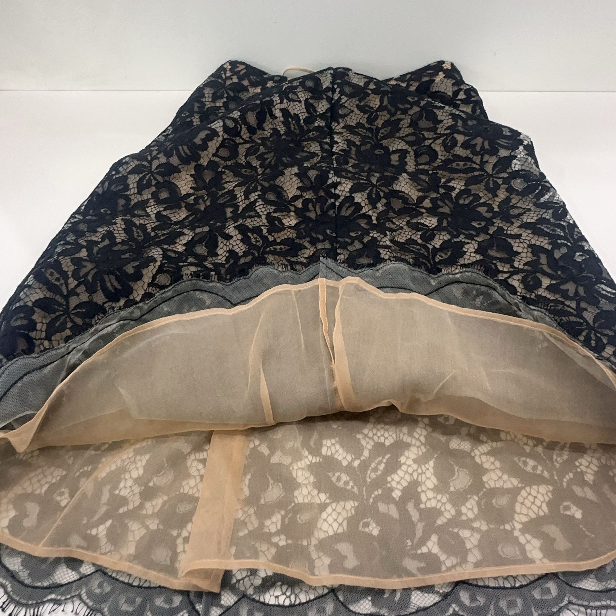 Chanel Chanel Black Lace Midi Skirt Size 36 Size 26" / US 2 / IT 38 - 6 Thumbnail