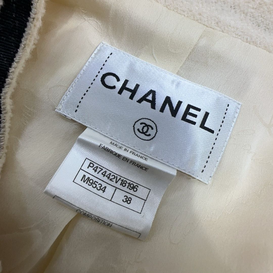 Chanel Chanel Trimmed Jacket Size 38 Size S / US 4 / IT 40 - 3 Thumbnail