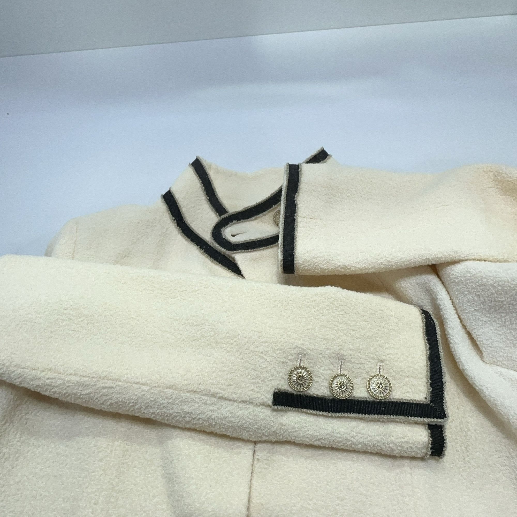 Chanel Chanel Trimmed Jacket Size 38 Size S / US 4 / IT 40 - 7 Thumbnail