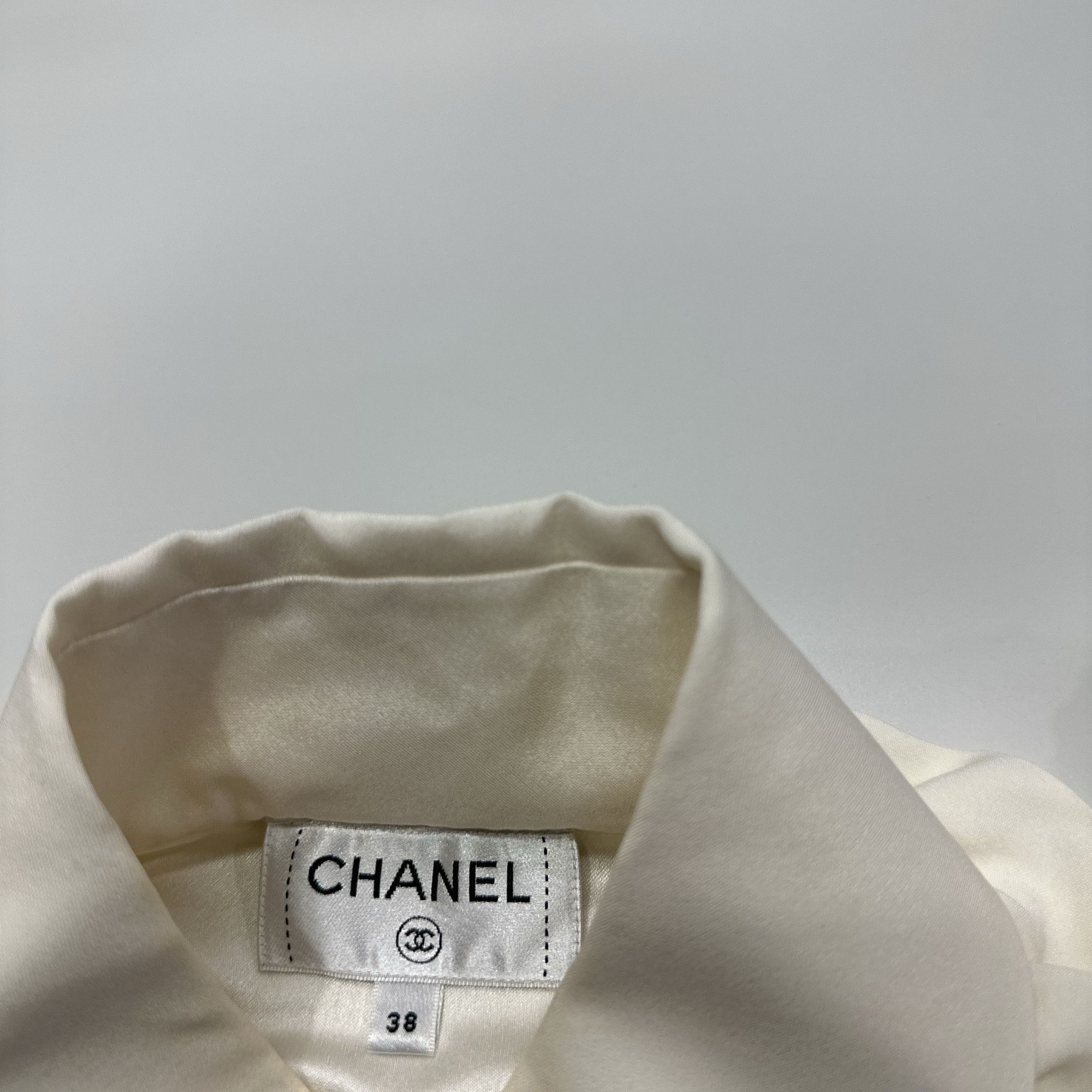 Chanel Chanel Ruffled Blouse Size 38 Size S / US 4 / IT 40 - 3 Thumbnail