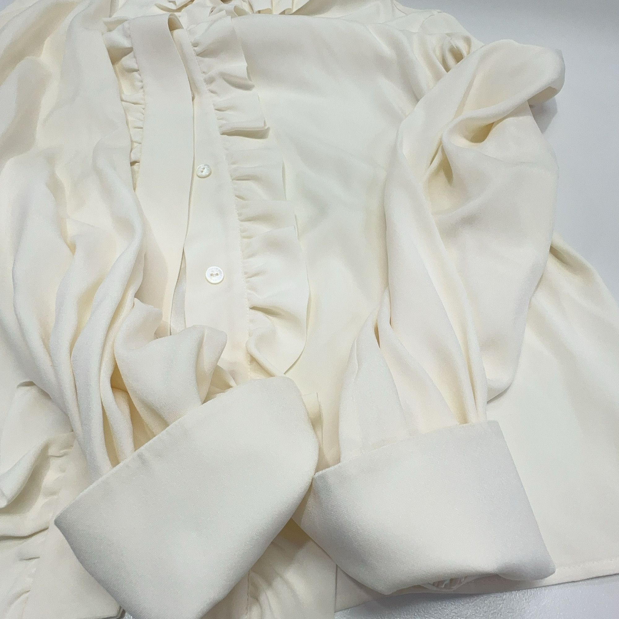 Chanel Chanel Ruffled Blouse Size 38 Size S / US 4 / IT 40 - 9 Thumbnail
