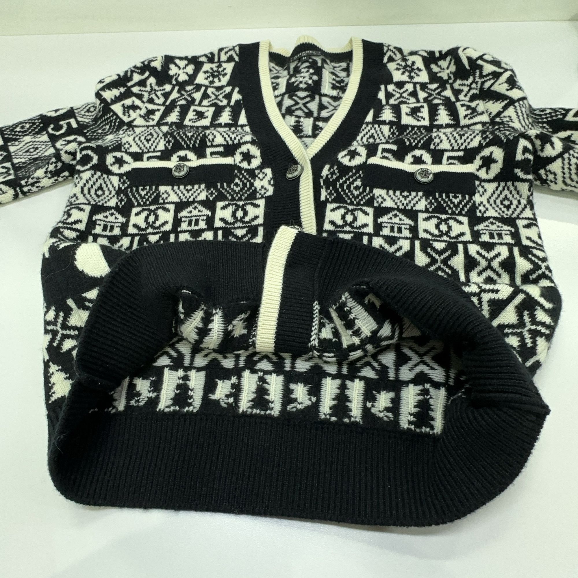 Chanel Chanel Snow Pattern Knit Cardigan Size 36 Size XS / US 0-2 / IT 36-38 - 5 Thumbnail
