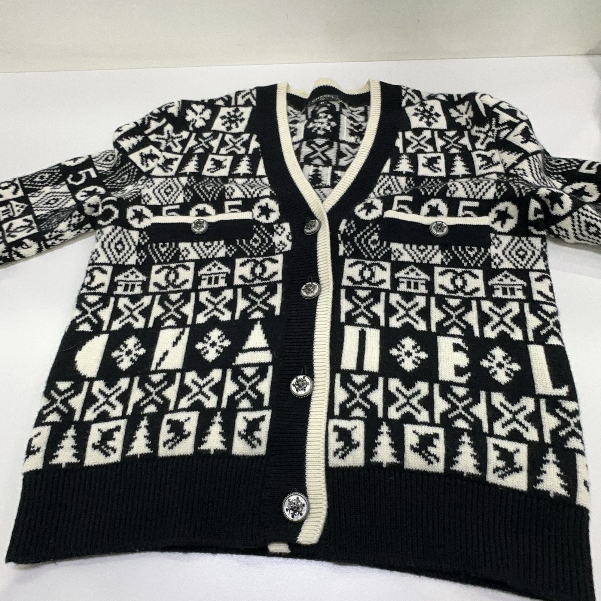 Chanel Chanel Snow Pattern Knit Cardigan Size 36 Size XS / US 0-2 / IT 36-38 - 6 Thumbnail