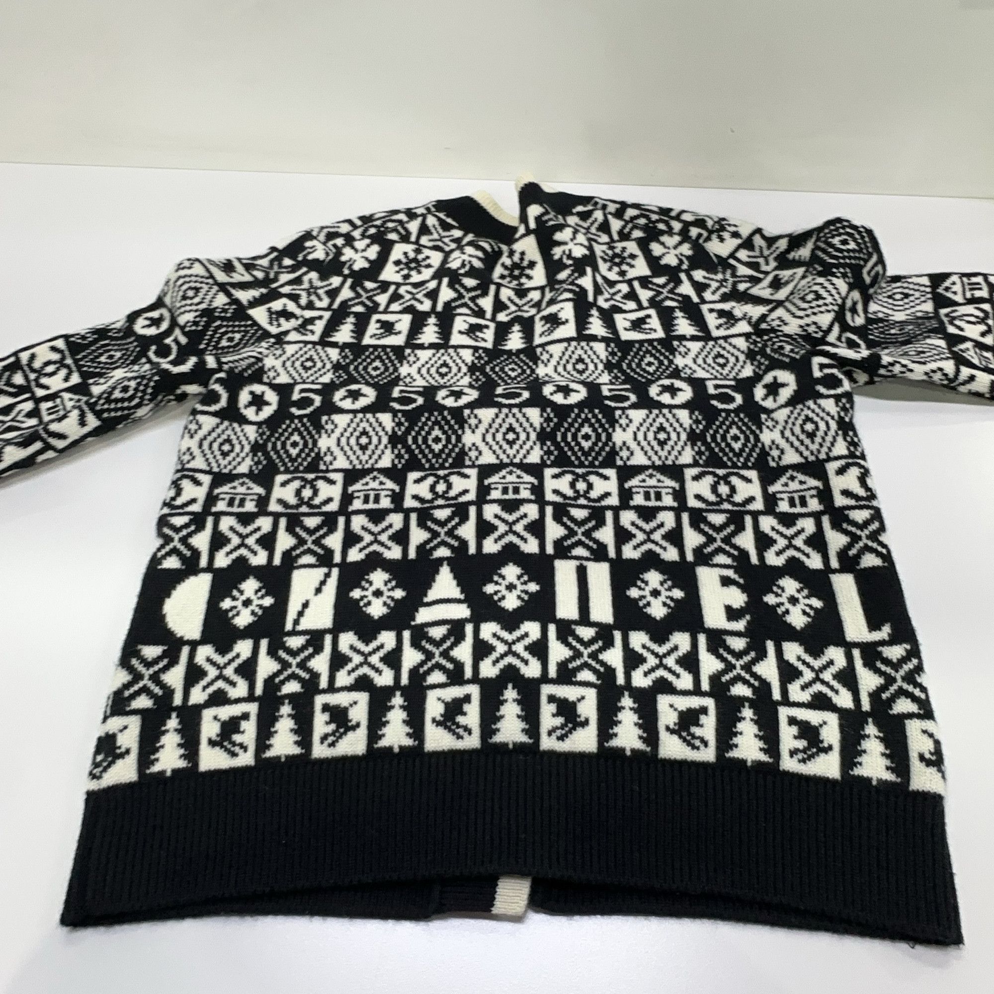 Chanel Chanel Snow Pattern Knit Cardigan Size 36 Size XS / US 0-2 / IT 36-38 - 8 Thumbnail
