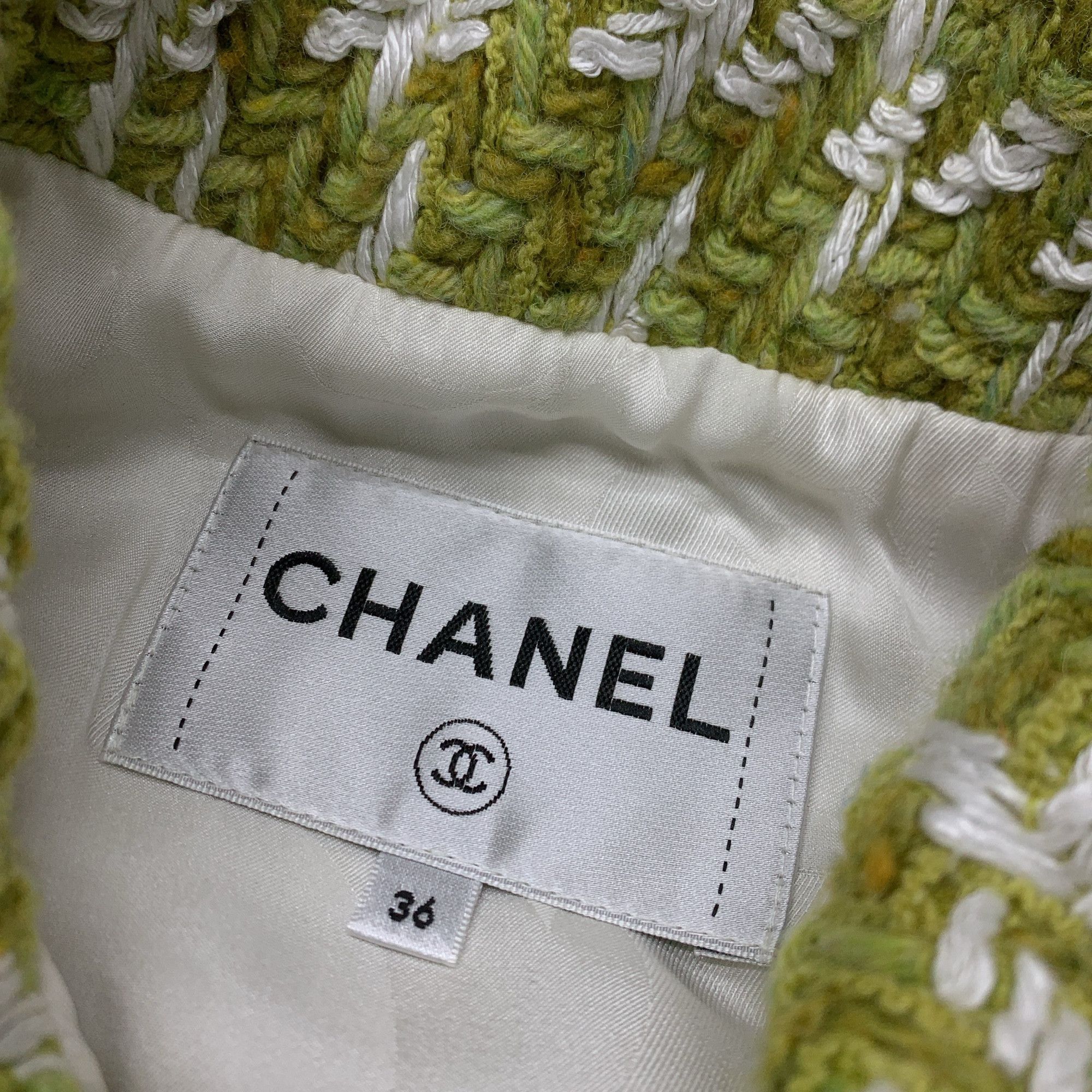 Chanel Chanel Green Tweed Button Up Jacket Size 36 Size XS / US 0-2 / IT 36-38 - 3 Thumbnail