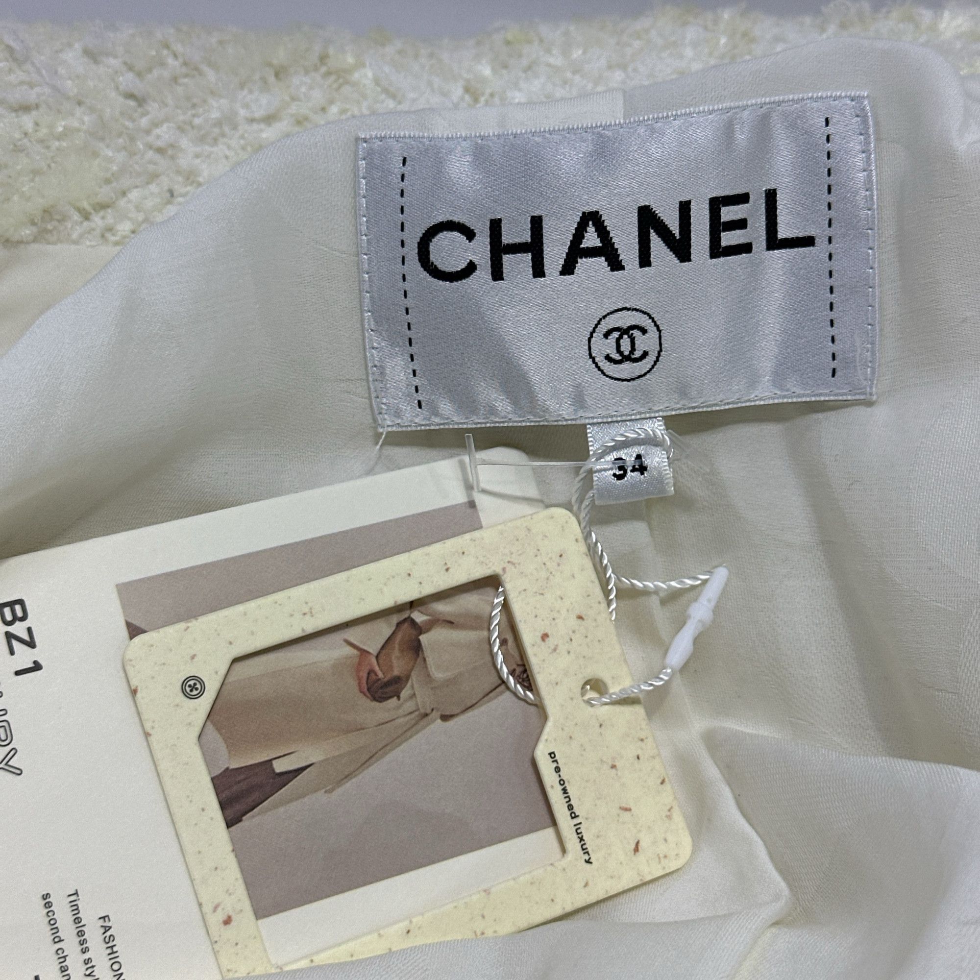Chanel Chanel White Tweed Jacket Size 34 Size XS / US 0-2 / IT 36-38 - 3 Thumbnail