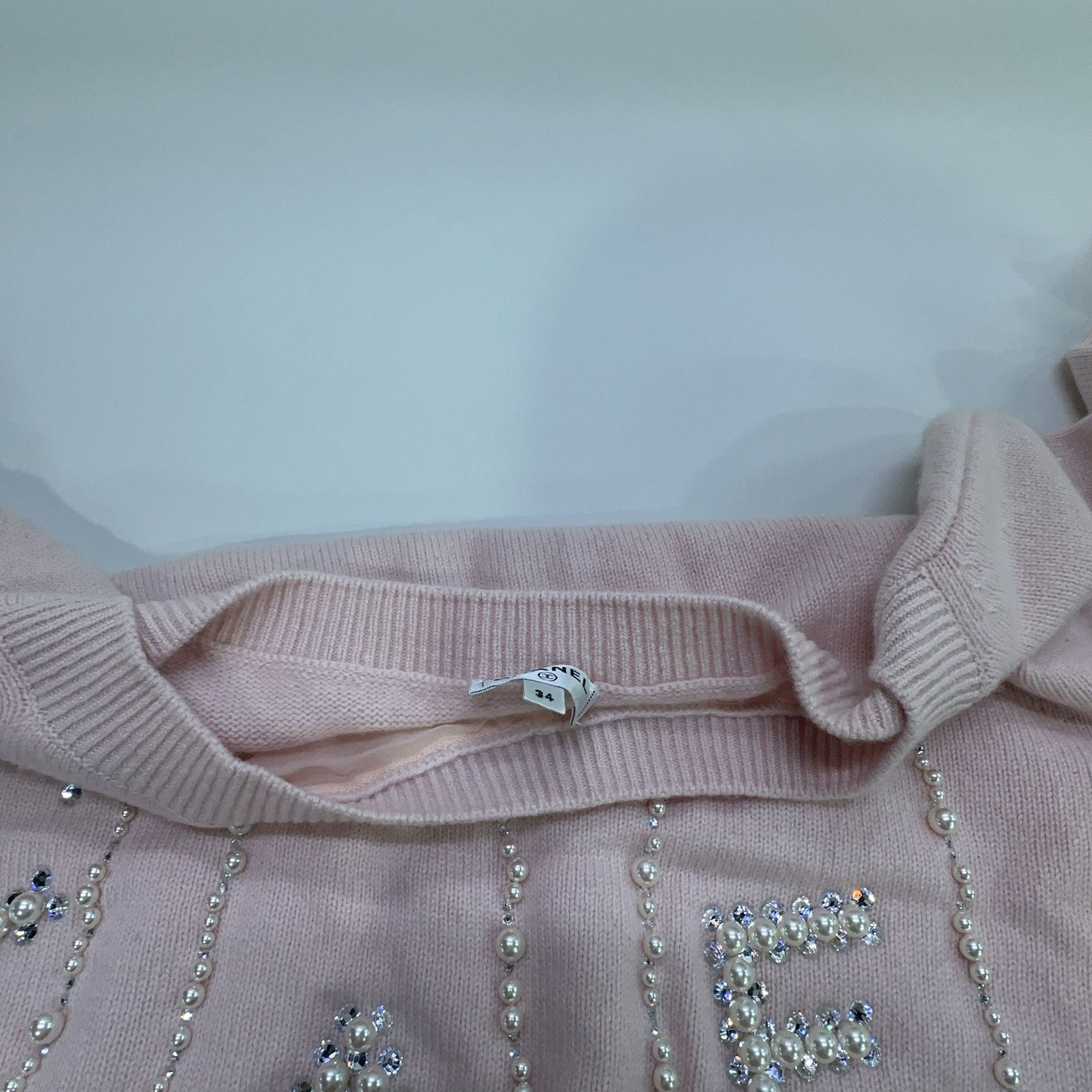 Chanel Chanel Pearl Crystal Logo Sweater Size 34 Size XS / US 0-2 / IT 36-38 - 5 Thumbnail