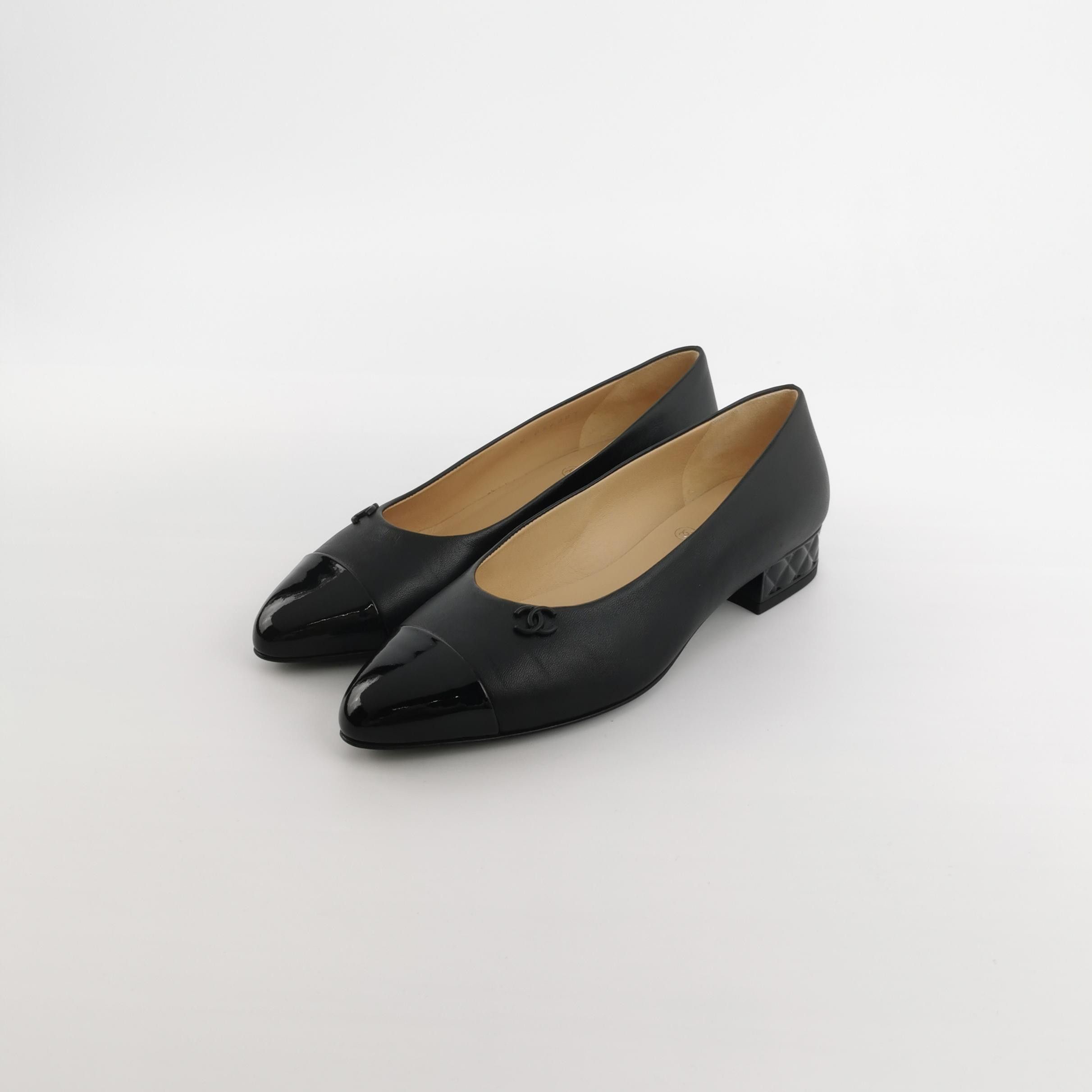 Chanel Chanel Women 5-5 Flats Size US 5.5 / IT 35.5 - 2 Thumbnail