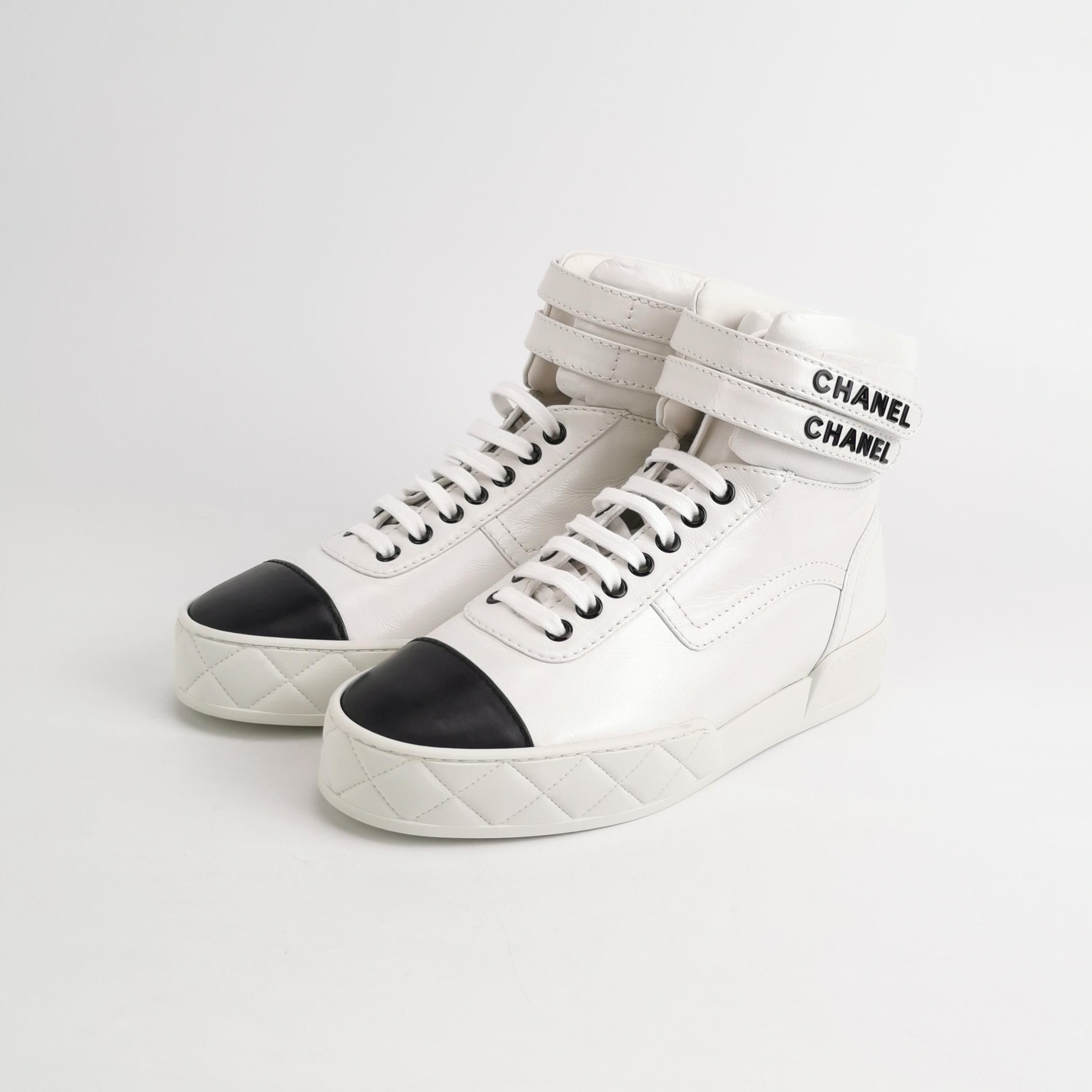 Chanel Chanel Women 9 Lowtop Sneakers Size US 9 / IT 39 - 2 Thumbnail