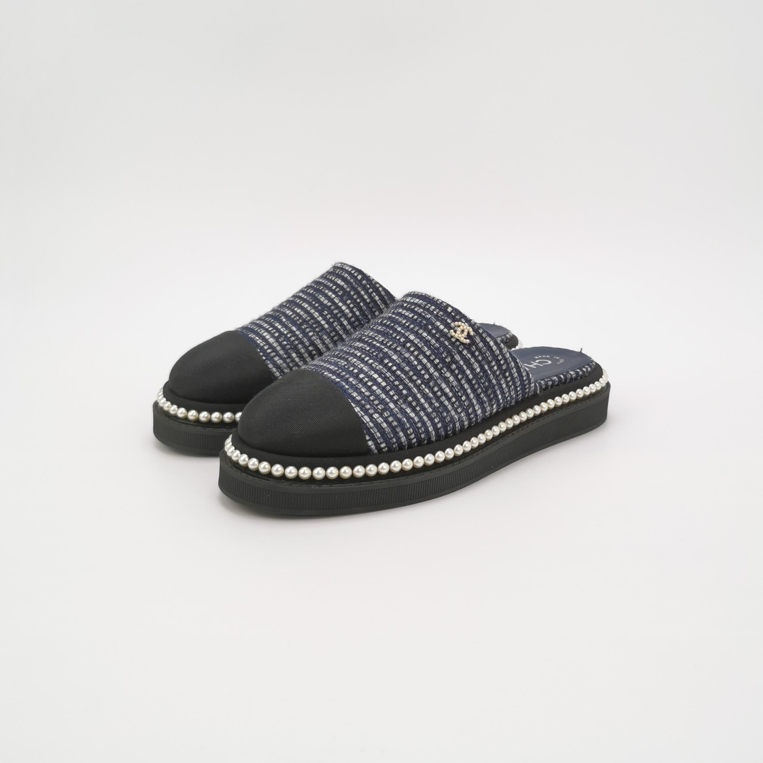 Chanel Chanel Women 5 Sandals Size US 5 / IT 35 - 2 Thumbnail