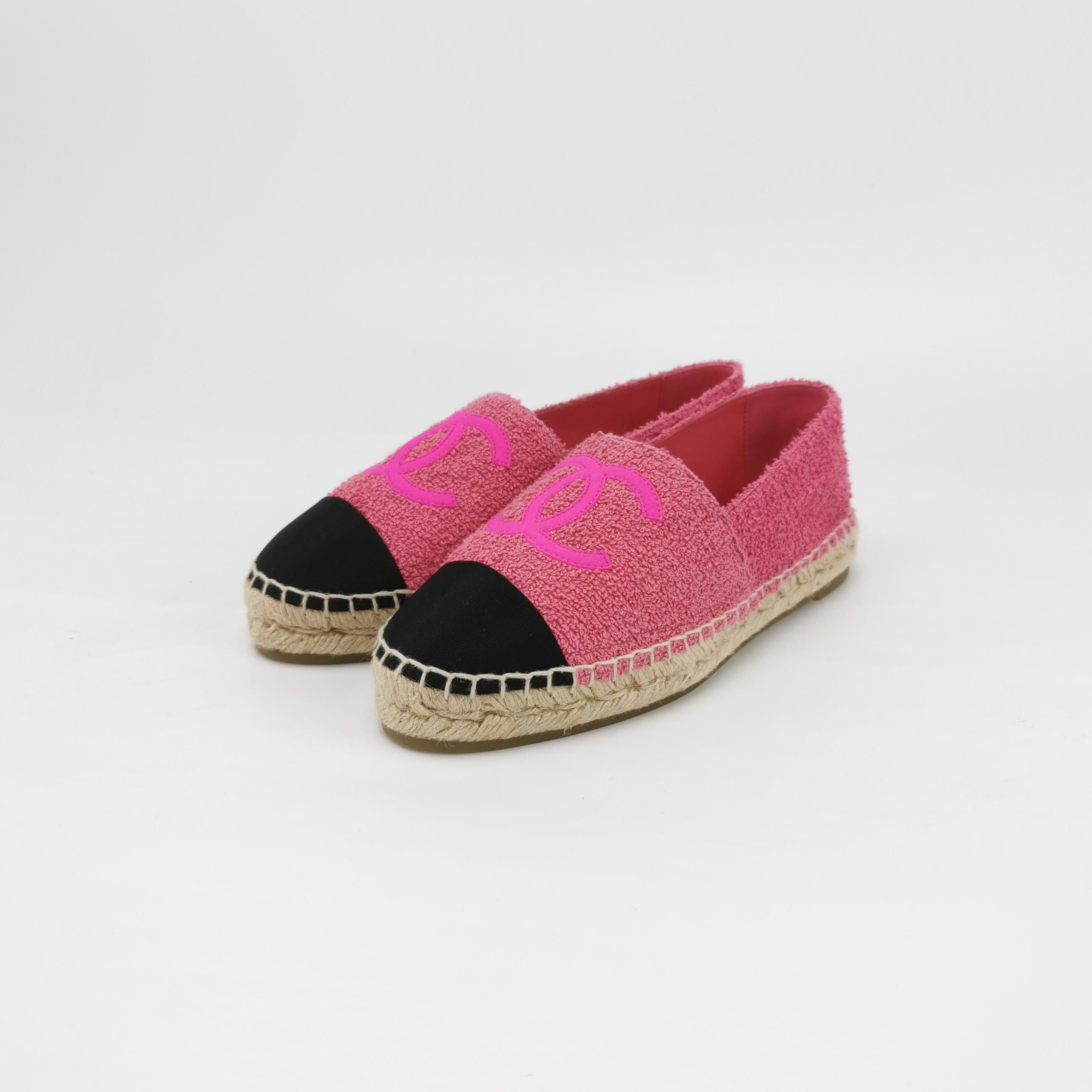 Chanel Chanel Women 7 Flats Size US 7 / IT 37 - 2 Thumbnail