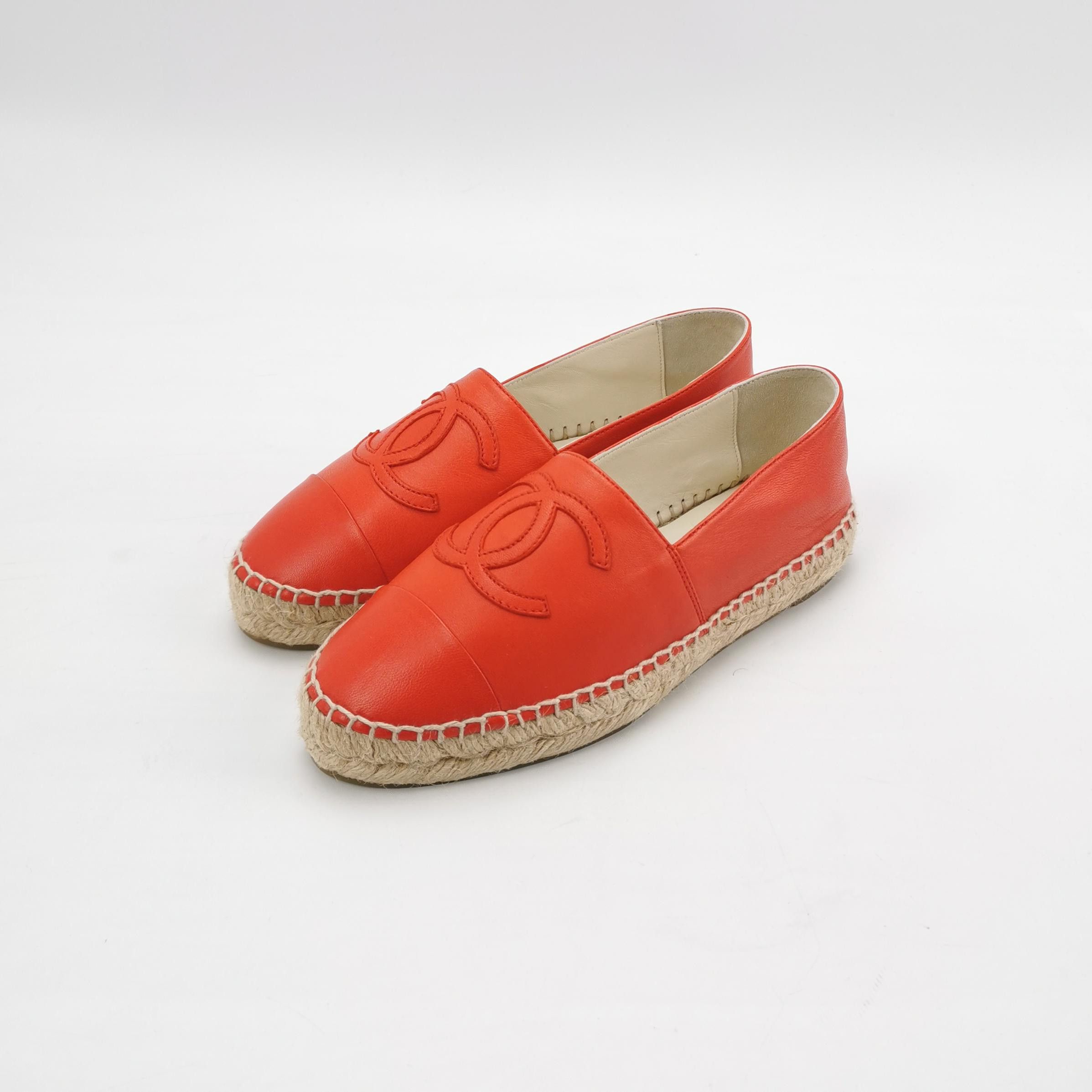 Chanel Chanel Women 5 Flats Size US 5 / IT 35 - 2 Thumbnail