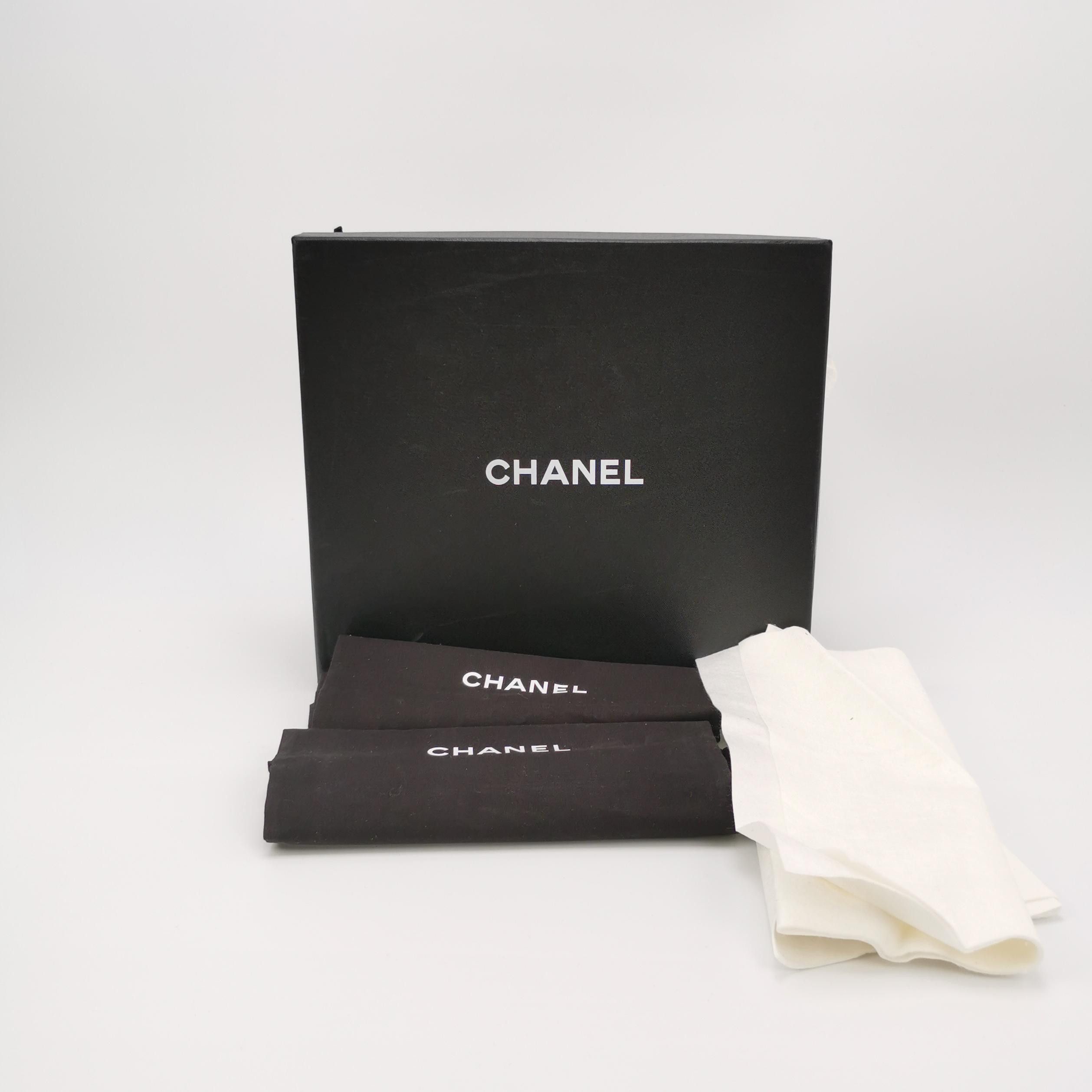 Chanel Chanel Women 8-5 Lowtop Sneakers Size US 8.5 / IT 38.5 - 6 Thumbnail
