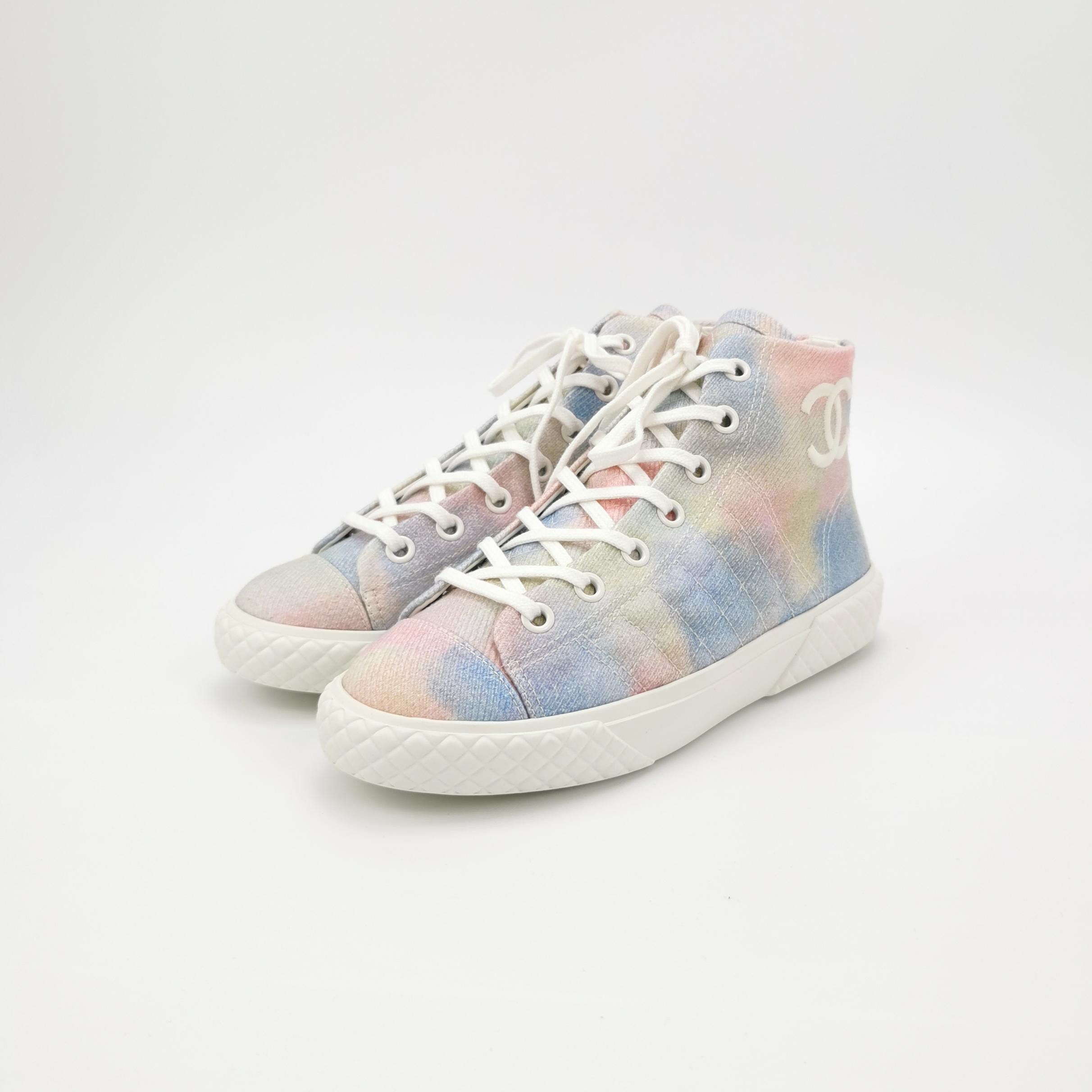 Chanel Chanel Women 8-5 Lowtop Sneakers Size US 8.5 / IT 38.5 - 2 Thumbnail