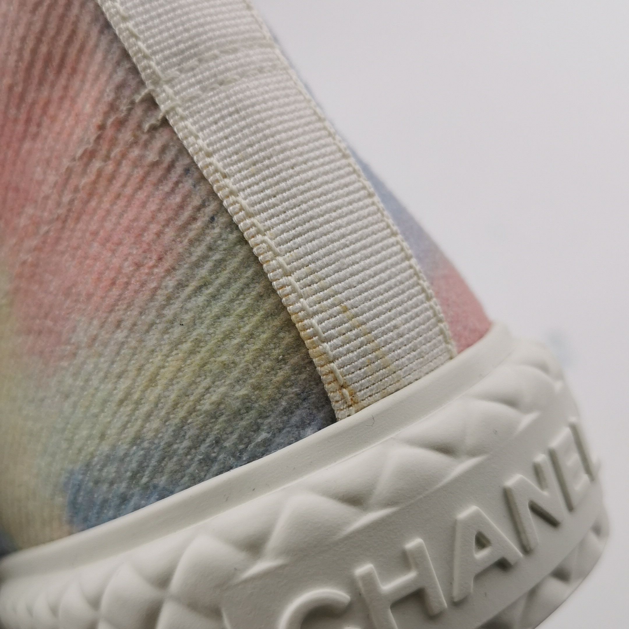 Chanel Chanel Women 8-5 Lowtop Sneakers Size US 8.5 / IT 38.5 - 7 Thumbnail