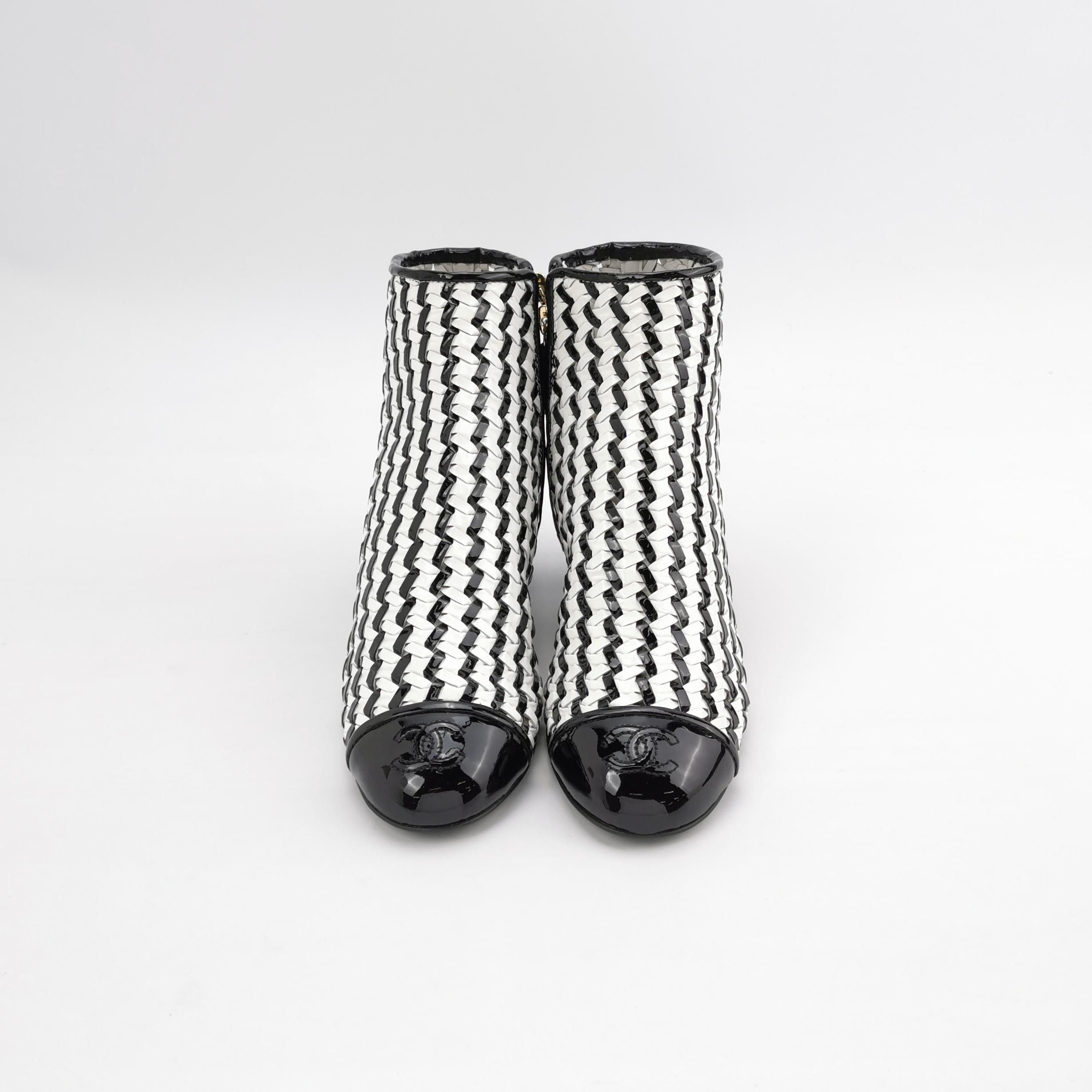 Chanel Chanel Women 5-5 Boots Size US 5.5 / IT 35.5 - 3 Thumbnail