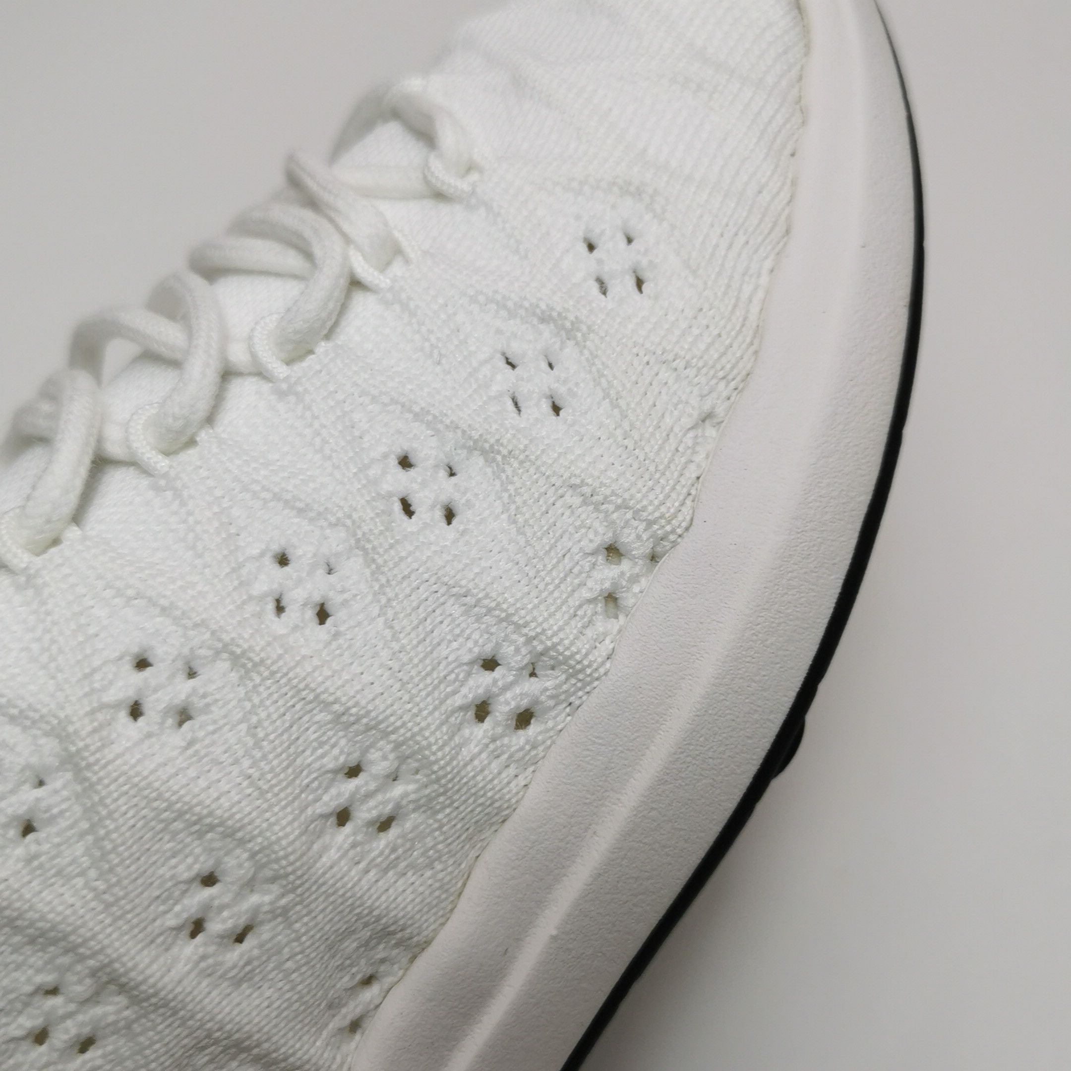Chanel Chanel Women 5-5 Lowtop Sneakers Size US 5.5 / IT 35.5 - 7 Thumbnail