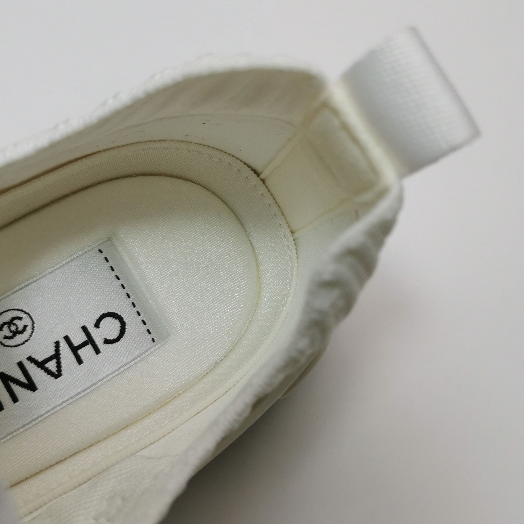 Chanel Chanel Women 5-5 Lowtop Sneakers Size US 5.5 / IT 35.5 - 9 Thumbnail