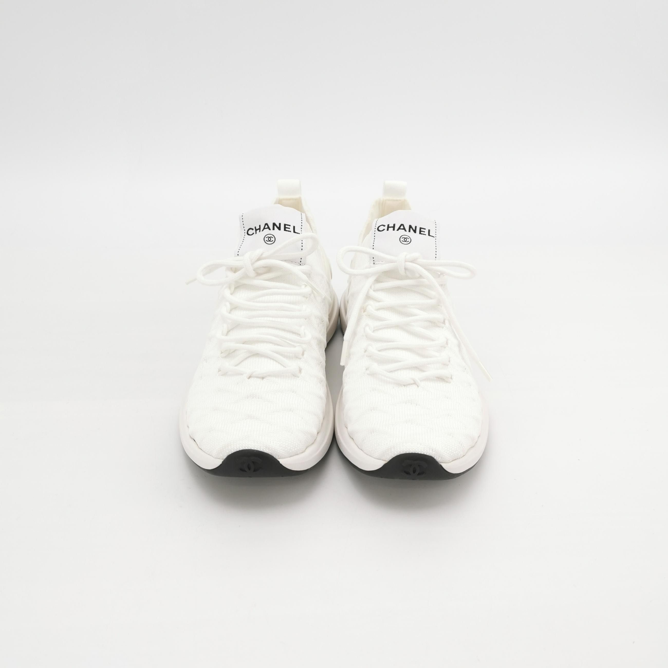 Chanel Chanel Women 5-5 Lowtop Sneakers Size US 5.5 / IT 35.5 - 3 Thumbnail