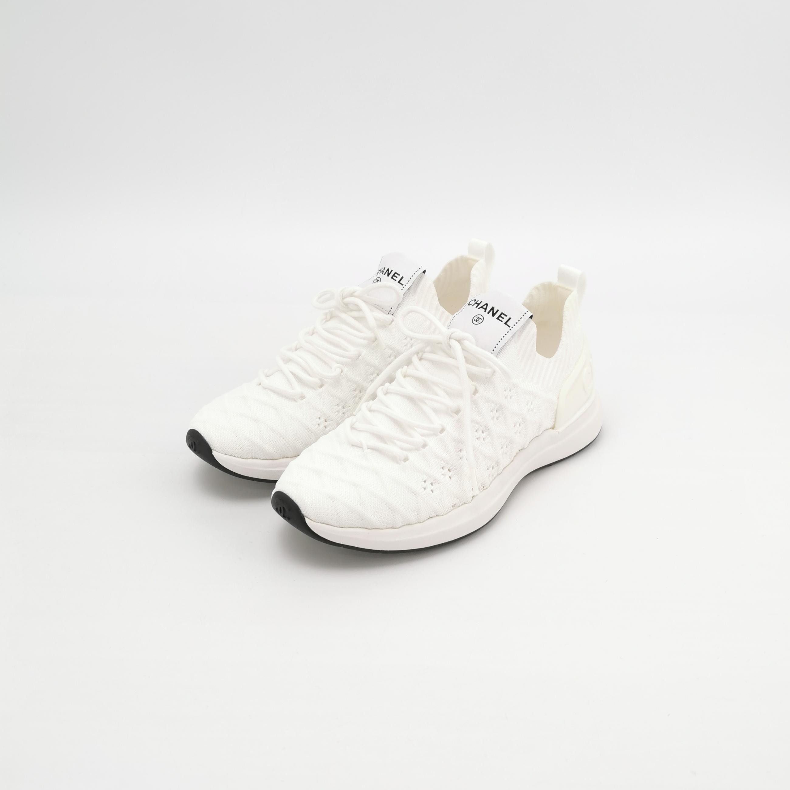 Chanel Chanel Women 5-5 Lowtop Sneakers Size US 5.5 / IT 35.5 - 2 Thumbnail