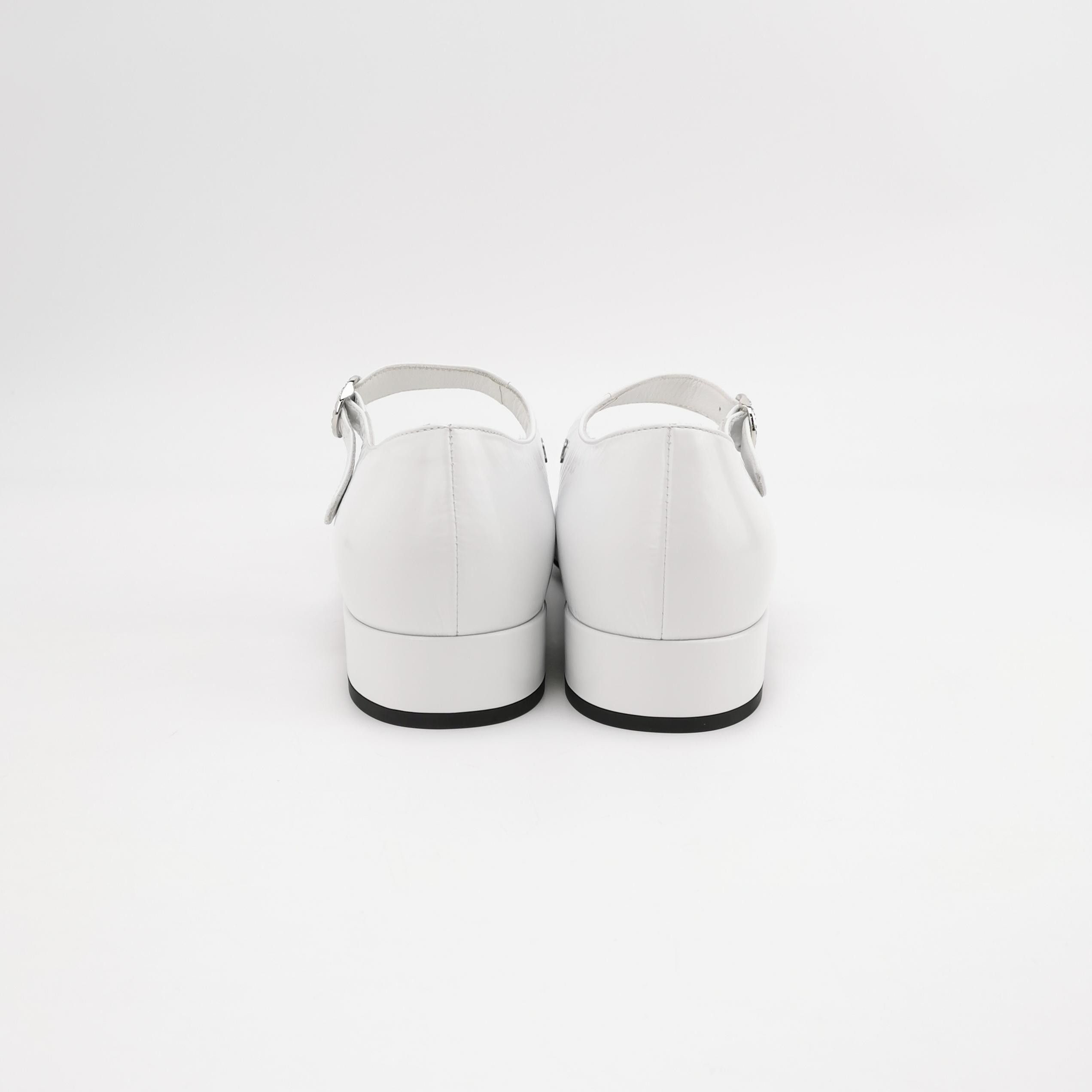 Chanel Chanel Women 8 Flats Size US 8 / IT 38 - 4 Thumbnail