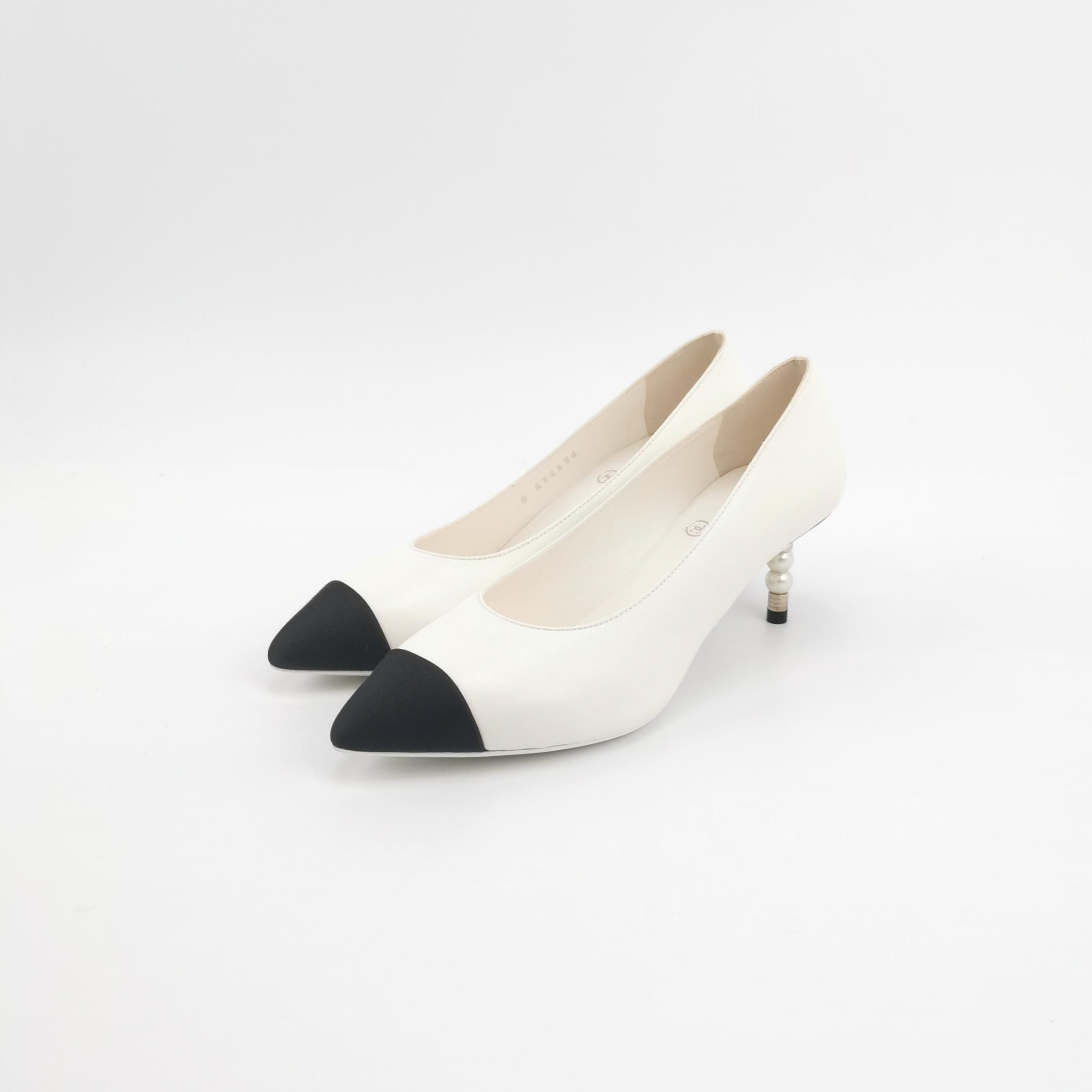 Chanel Chanel Women 5-5 Heels Size US 5.5 / IT 35.5 - 2 Thumbnail