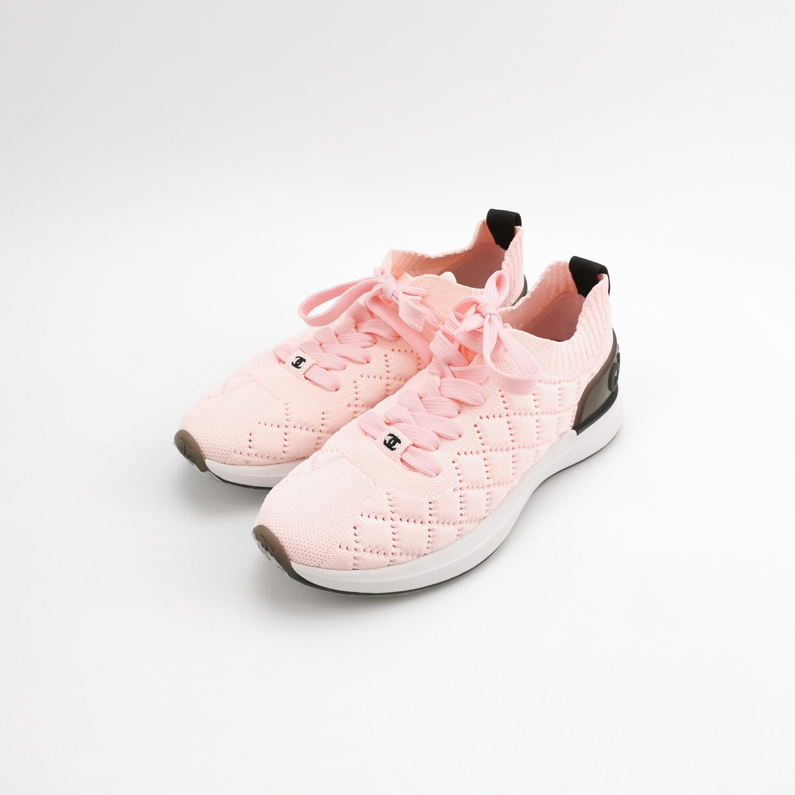 Chanel Chanel Women 8 Lowtop Sneakers Size US 8 / IT 38 - 2 Thumbnail