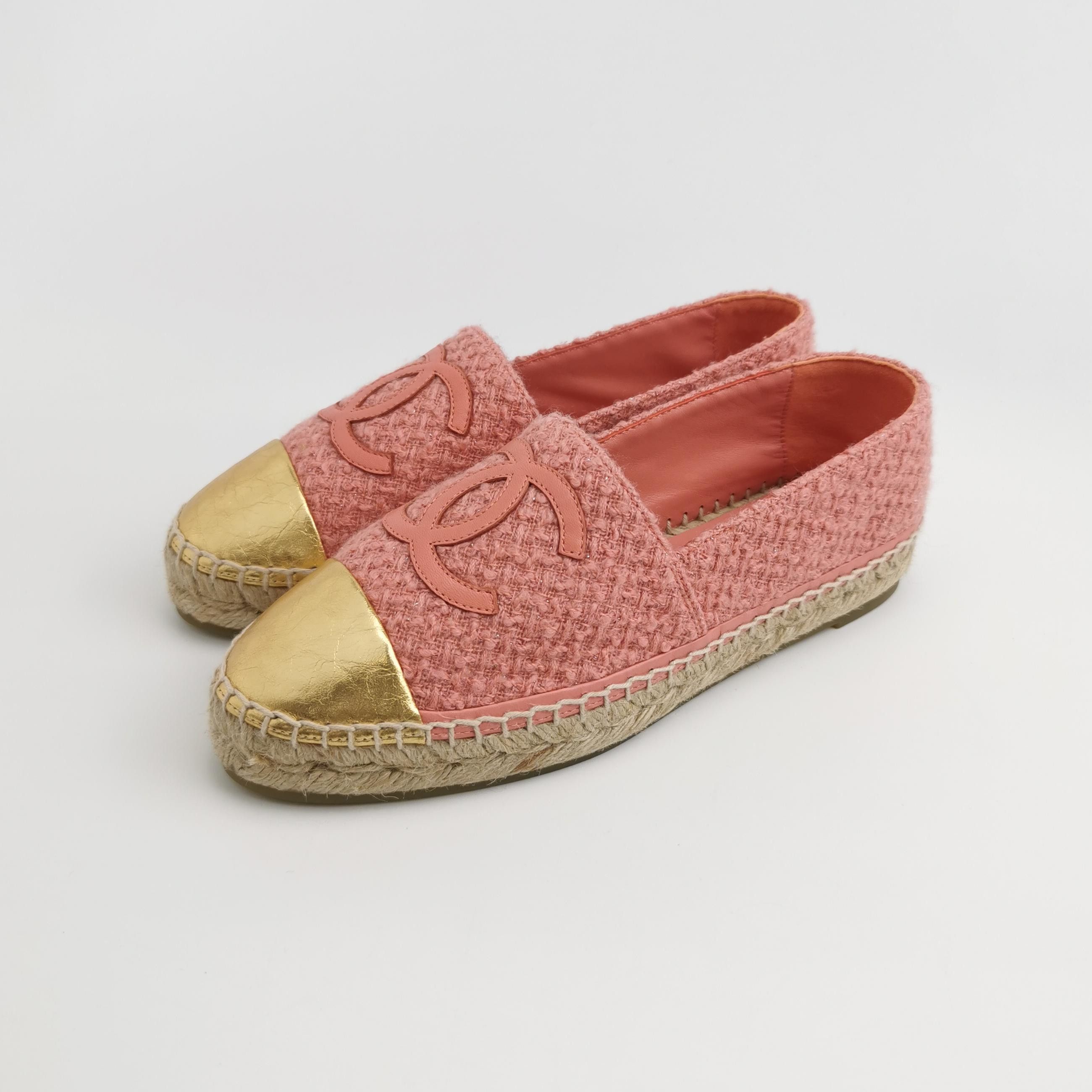 Chanel Chanel Women 9 Flats Size US 9 / IT 39 - 2 Thumbnail