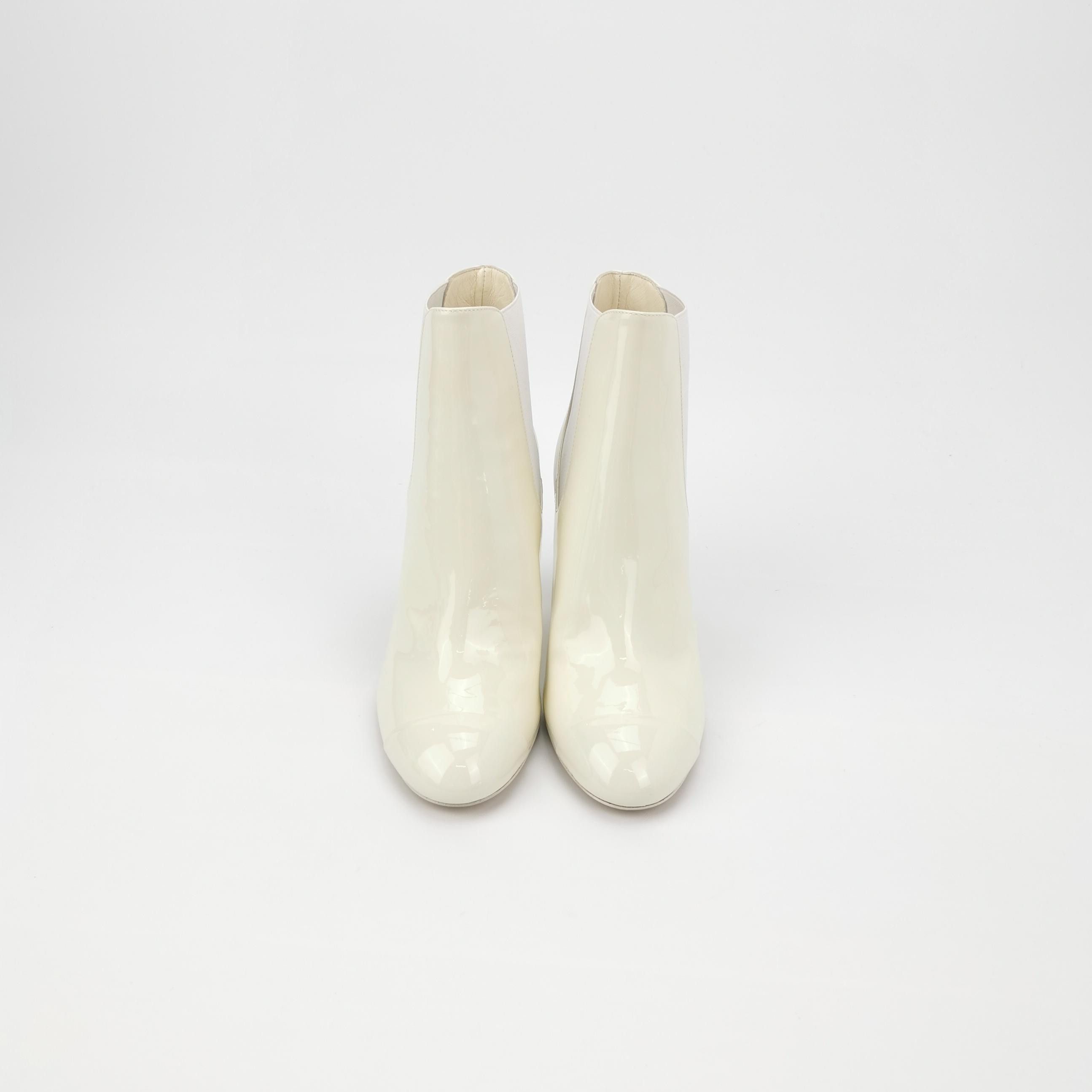 Chanel Chanel Women 7 Boots Size US 7 / IT 37 - 3 Thumbnail