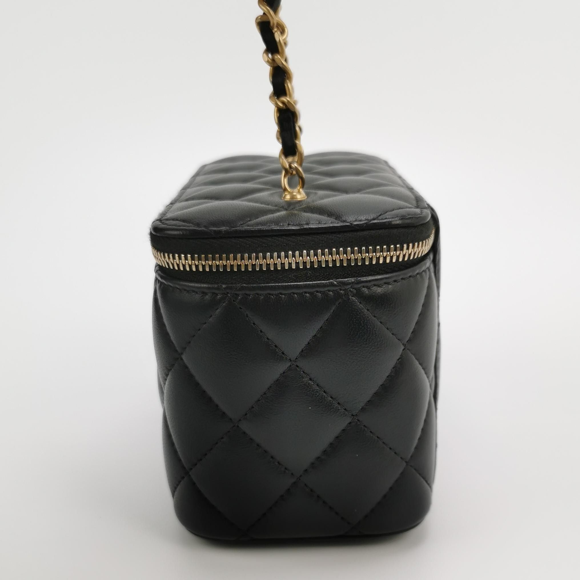 Chanel Chanel Women os Crossbody Bags Size ONE SIZE - 3 Thumbnail
