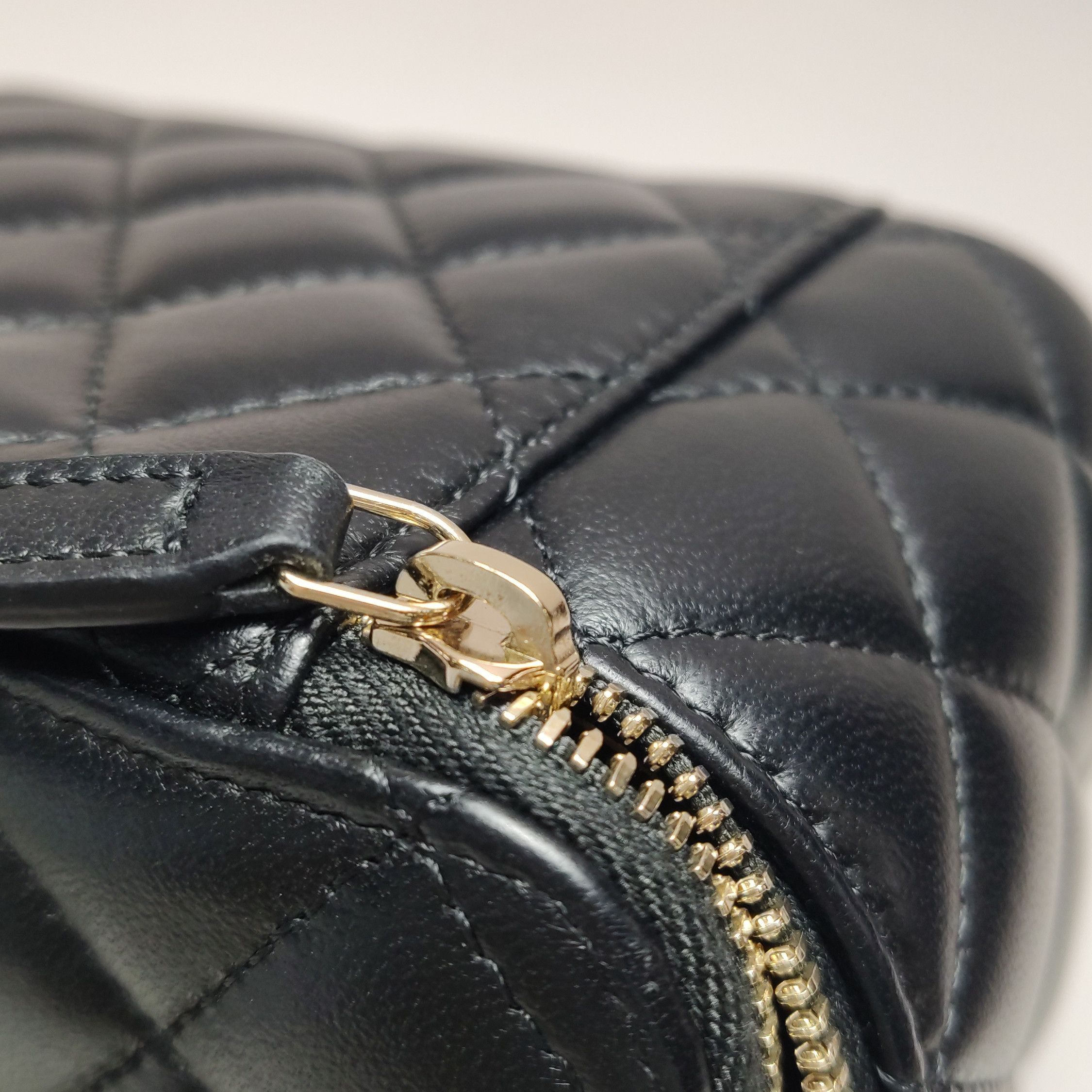 Chanel Chanel Women os Crossbody Bags Size ONE SIZE - 14 Thumbnail