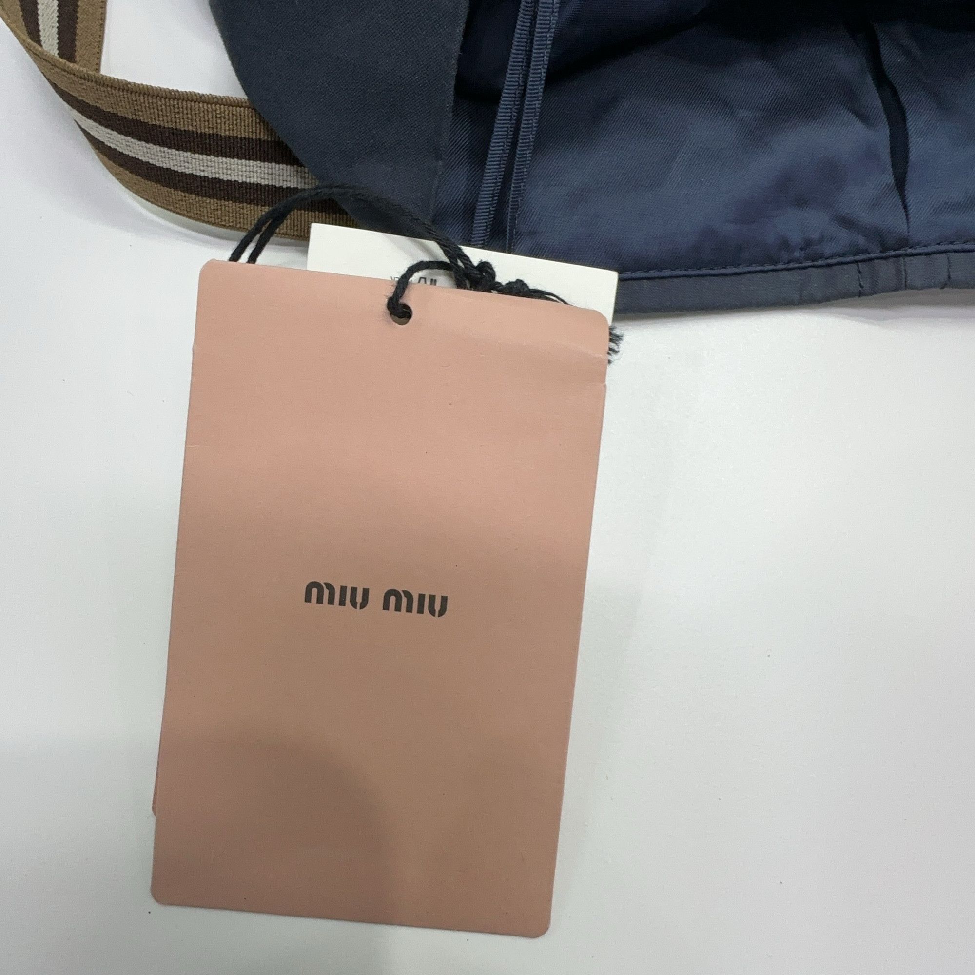Miu Miu Miu Miu Logo Belt Mini Skirt Size 36 Size 25" / US 0 / IT 36 - 7 Thumbnail