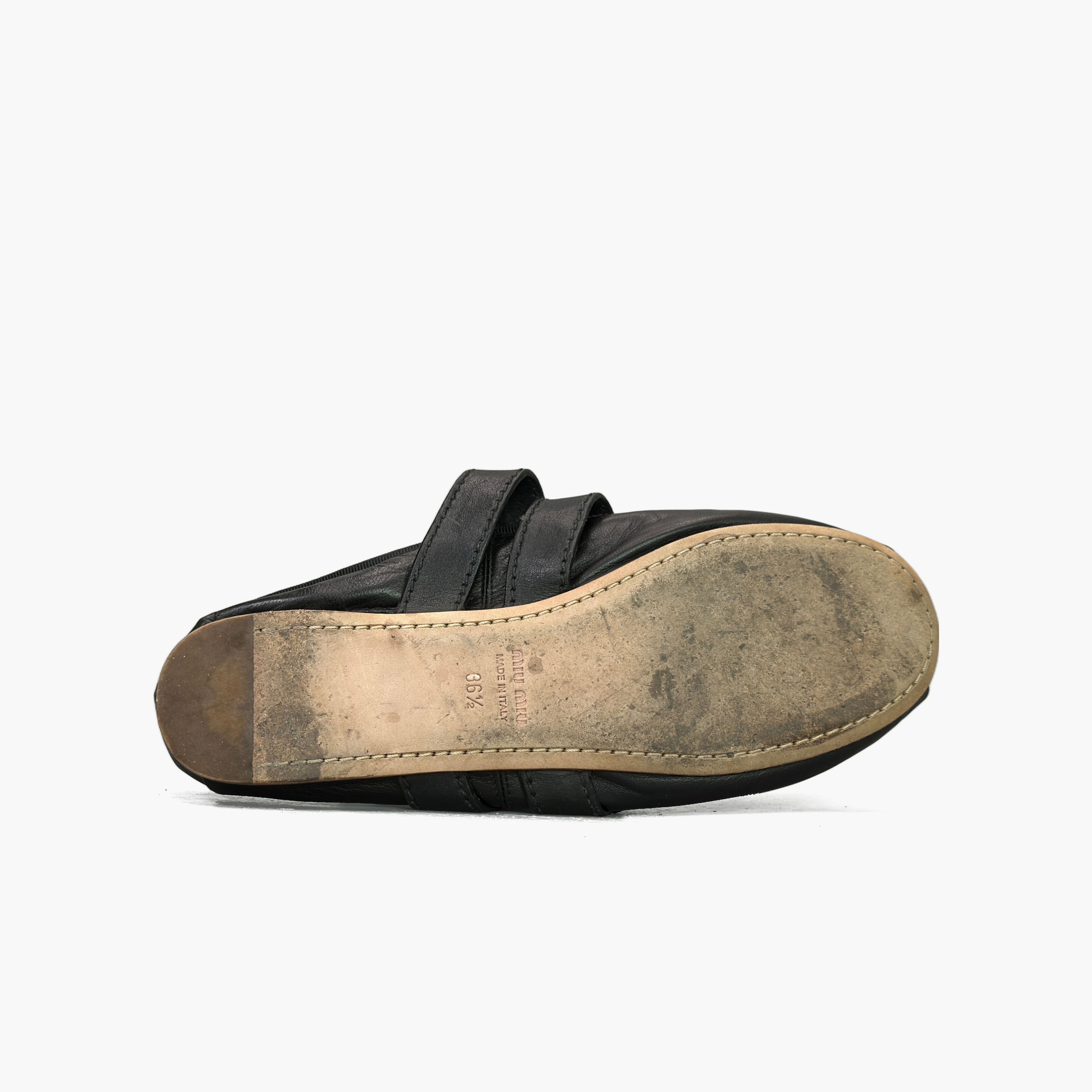 Miu Miu Miu Miu Buckle Leather Flats Size 36.5 Size US 6.5 / IT 36.5 - 7 Thumbnail