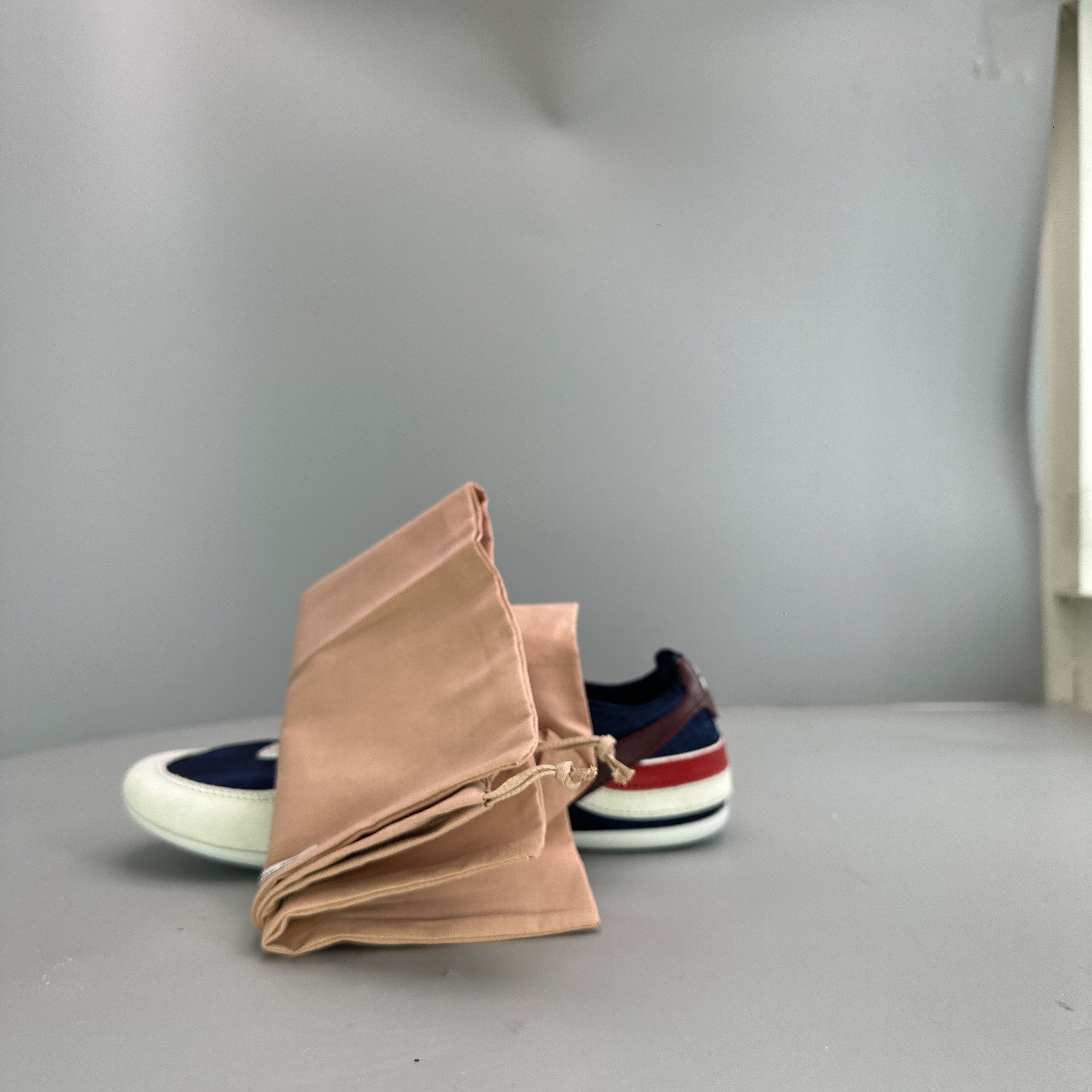 Miu Miu MIU MIU Logo Low-Top Sneakers Size 38.5 Size US 8.5 / IT 38.5 - 10 Thumbnail