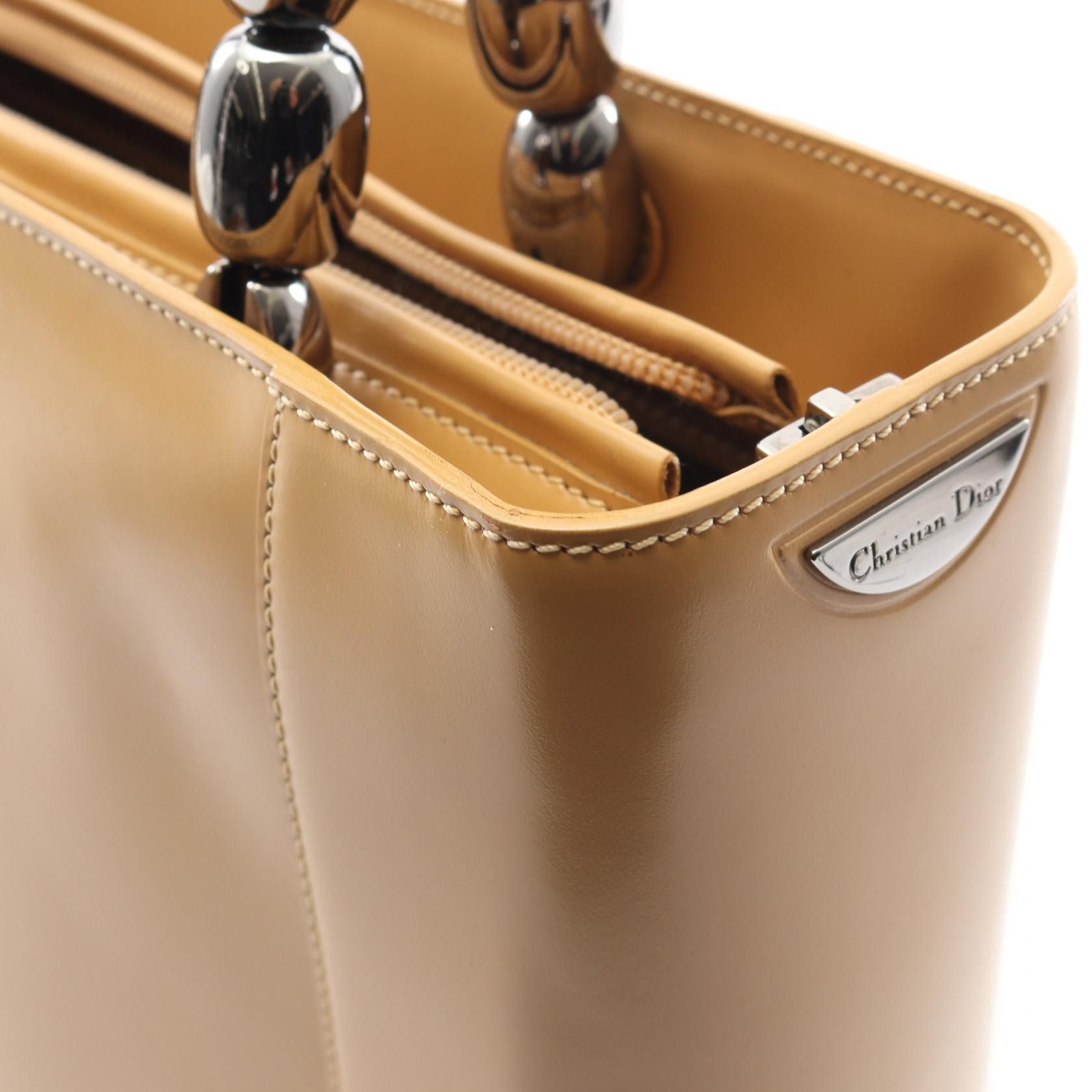 Dior Dior Dior Maris Pearl Leather Handbag Leather Handbag DUTY FREE for USA Size ONE SIZE - 7 Thumbnail