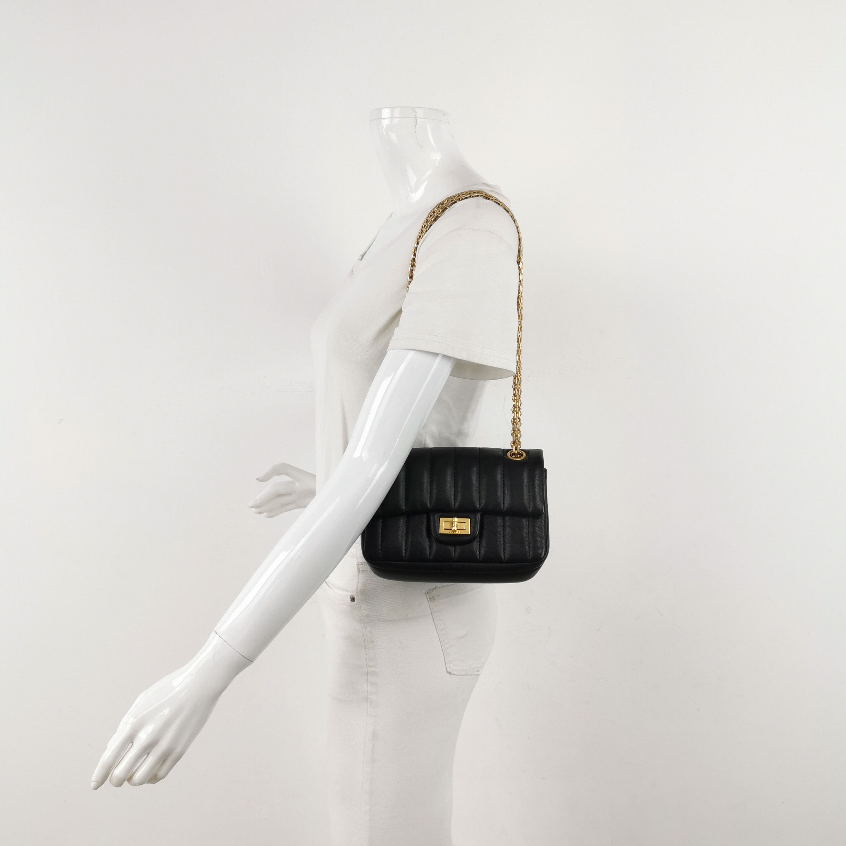 Chanel Chanel Women os Shoulder Bags Size ONE SIZE - 2 Thumbnail