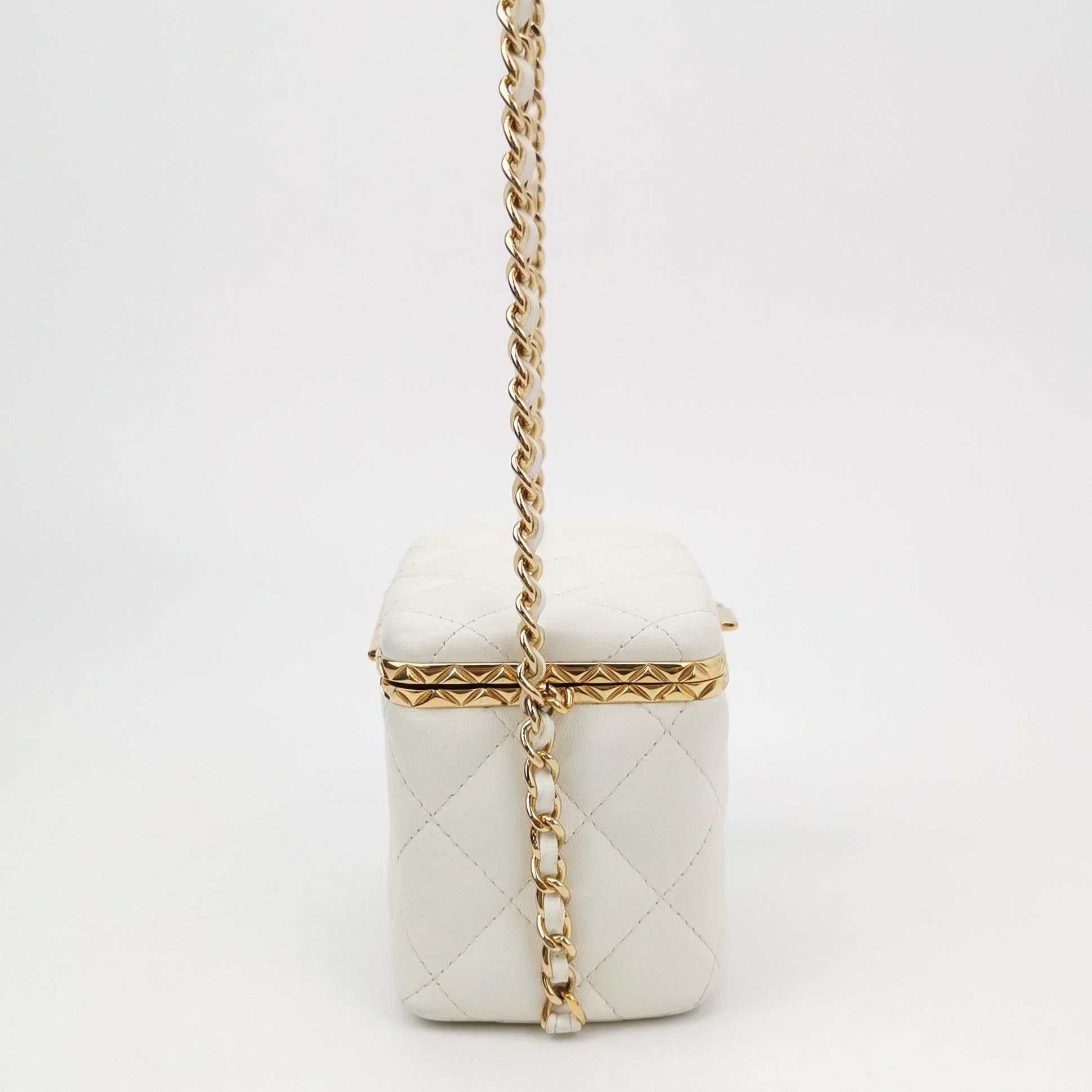 Chanel Chanel Women os Shoulder Bags Size ONE SIZE - 4 Thumbnail